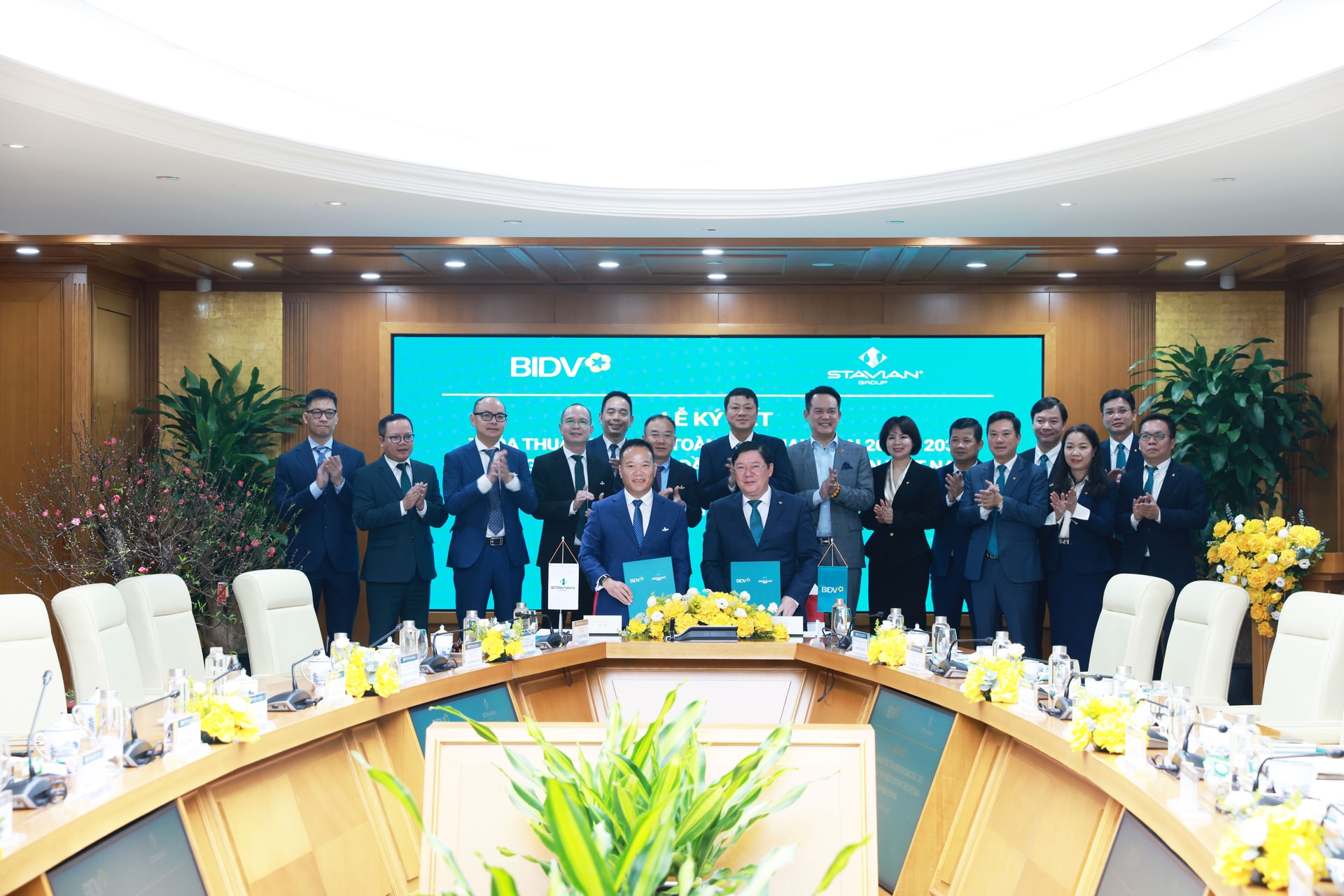 hợp tác
