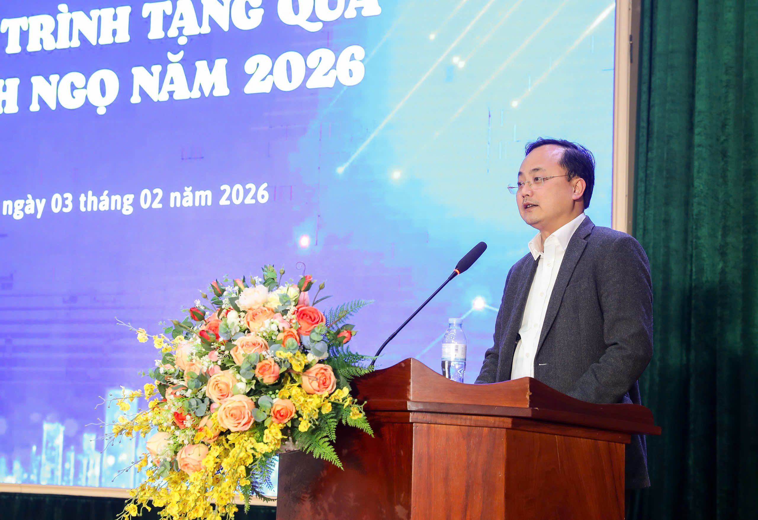 Đồng chí Tô Huy Vũ - Bí thư Đảng ủy, Chủ tịch Hội đồng thành viên Agribank phát biểu tại chương trình tặng quà Tết Bính Ngọ 2026