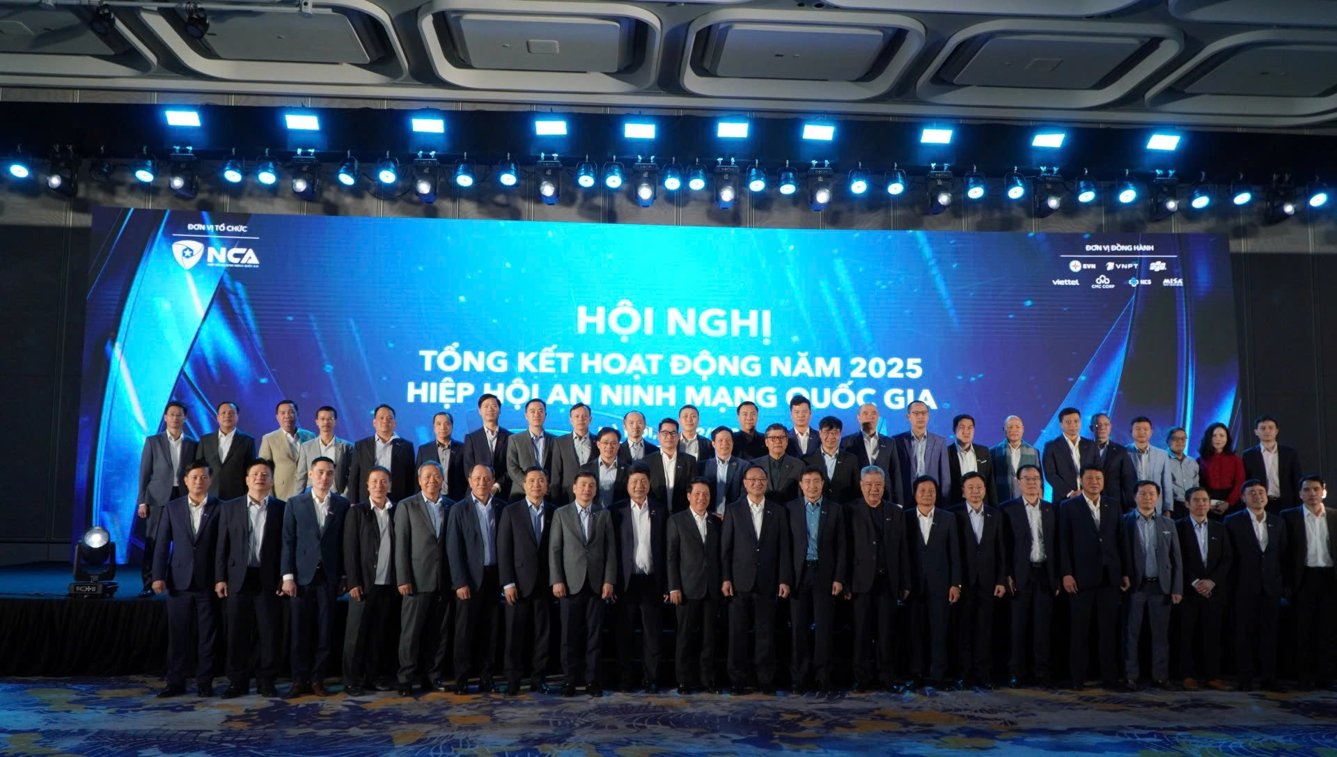 “Khoa học, công nghệ, đổi mới sáng tạo và chuyển đổi số làm động lực chính”