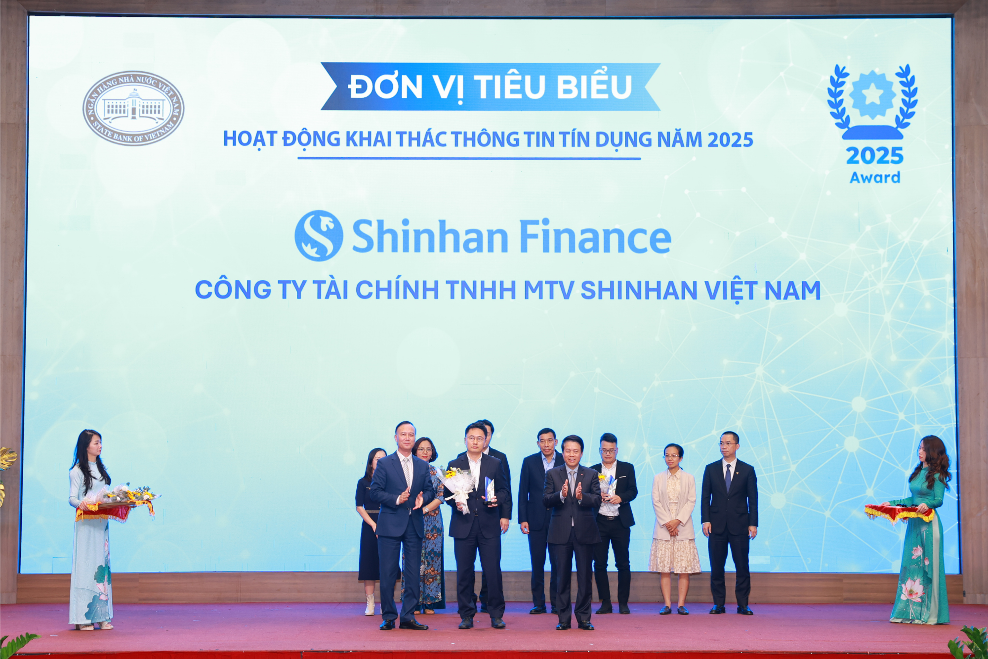 Đây là lần thứ 3 Shinhan Finance được vinh danh tại hạng mục uy tín này, nối tiếp các giải thưởng “Đơn vị tiêu biểu” đã đạt được vào năm 2022 và 2023.