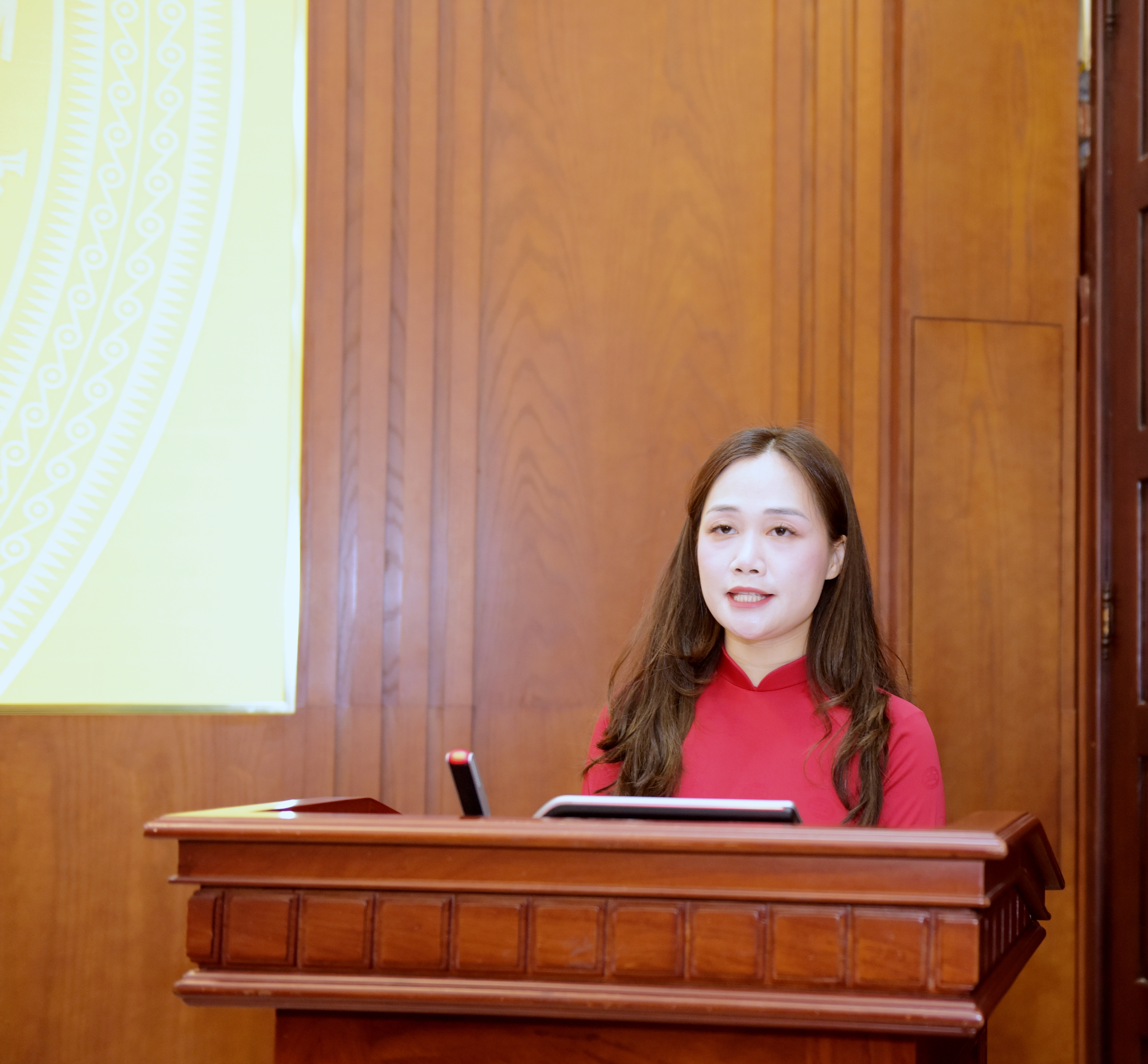 Bà Thái Lan Anh, tân Phó Vụ trưởng Vụ Pháp chế phát biểu nhận nhiệm vụ