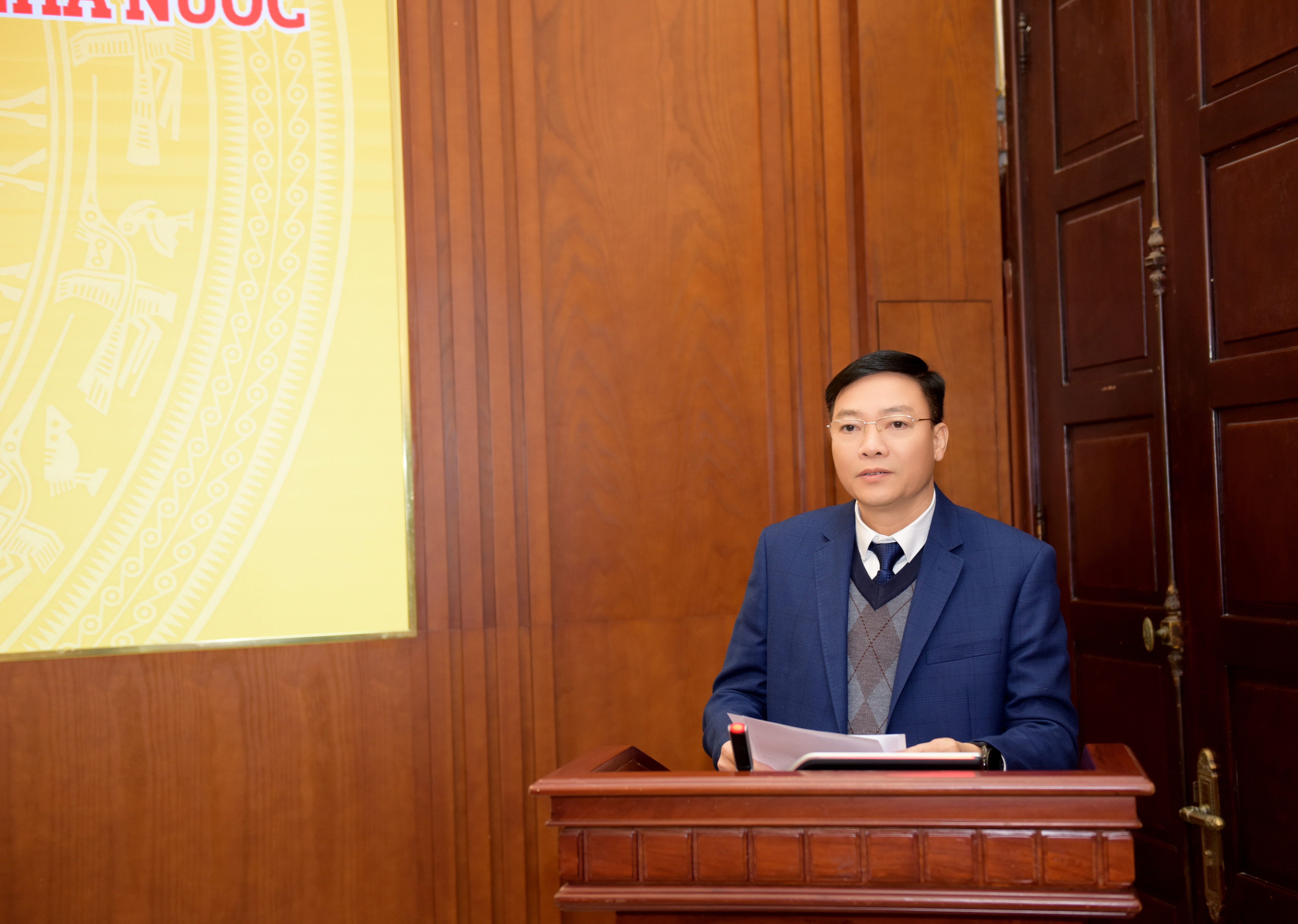 Ông Đỗ Trọng Toàn, Phó Vụ trưởng Vụ Tổ chức cán bộ NHNN công bố Quyết định của Thống đốc bổ nhiệm 02 Phó Vụ trưởng Vụ Pháp chế