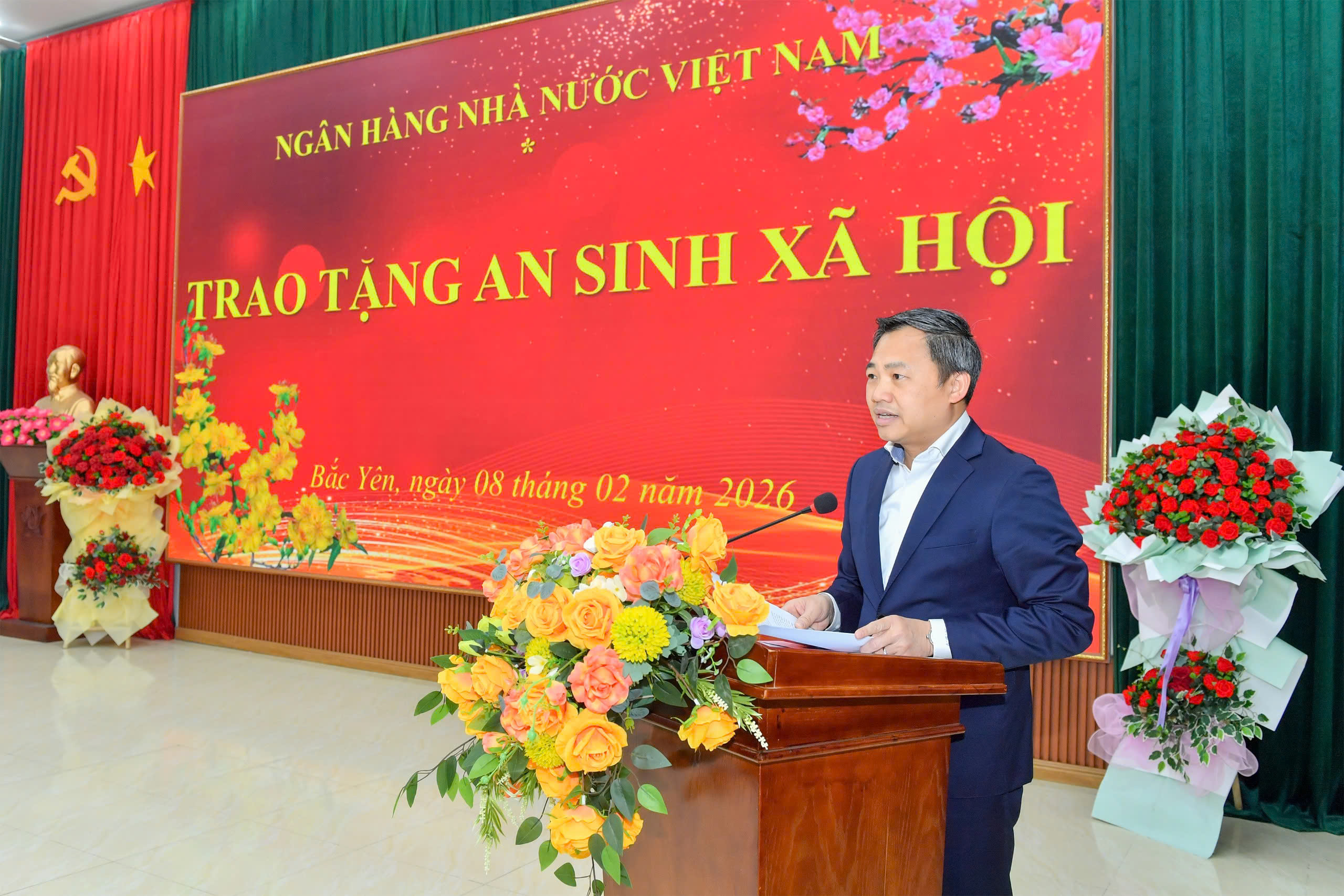 Chủ tịch UBND tỉnh Sơn La Nguyễn Đình Việt phát biểu tại chương trình an sinh xã hội