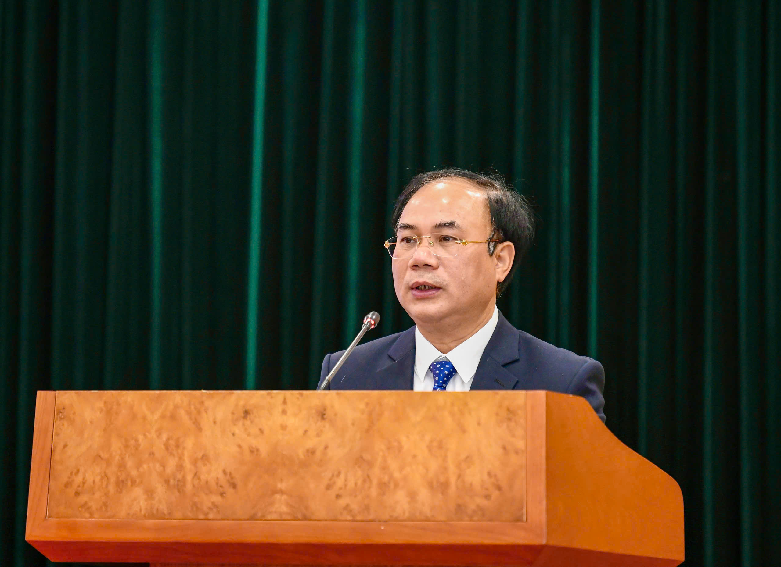 Ảnh: Ông Nguyễn Văn Sinh - Thứ trưởng Bộ Xây dựng phát biểu tại hội thảo