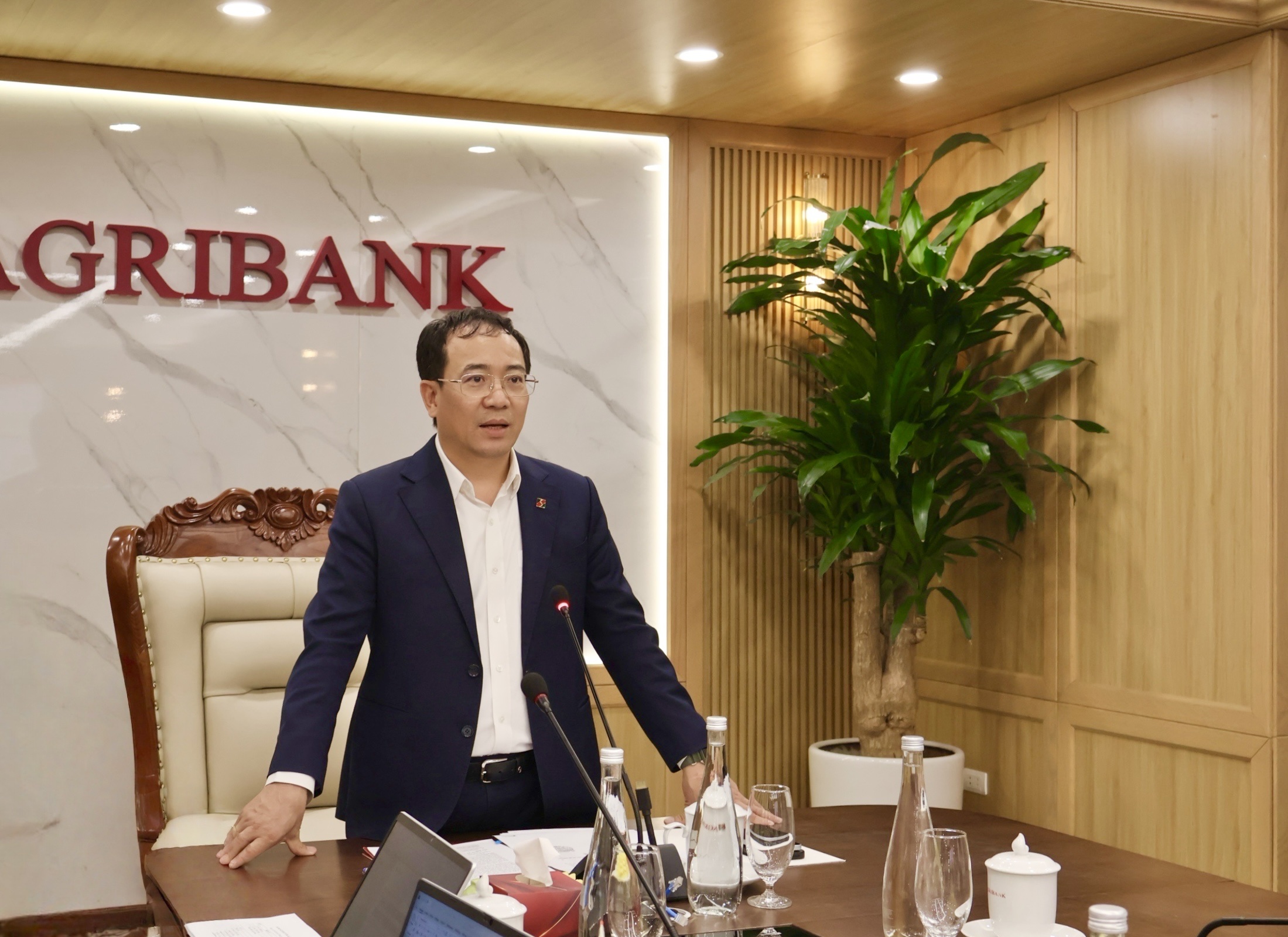 Đồng chí Đoàn Ngọc Lưu, Phó Tổng Giám đốc Agribank chủ trì Hội nghị