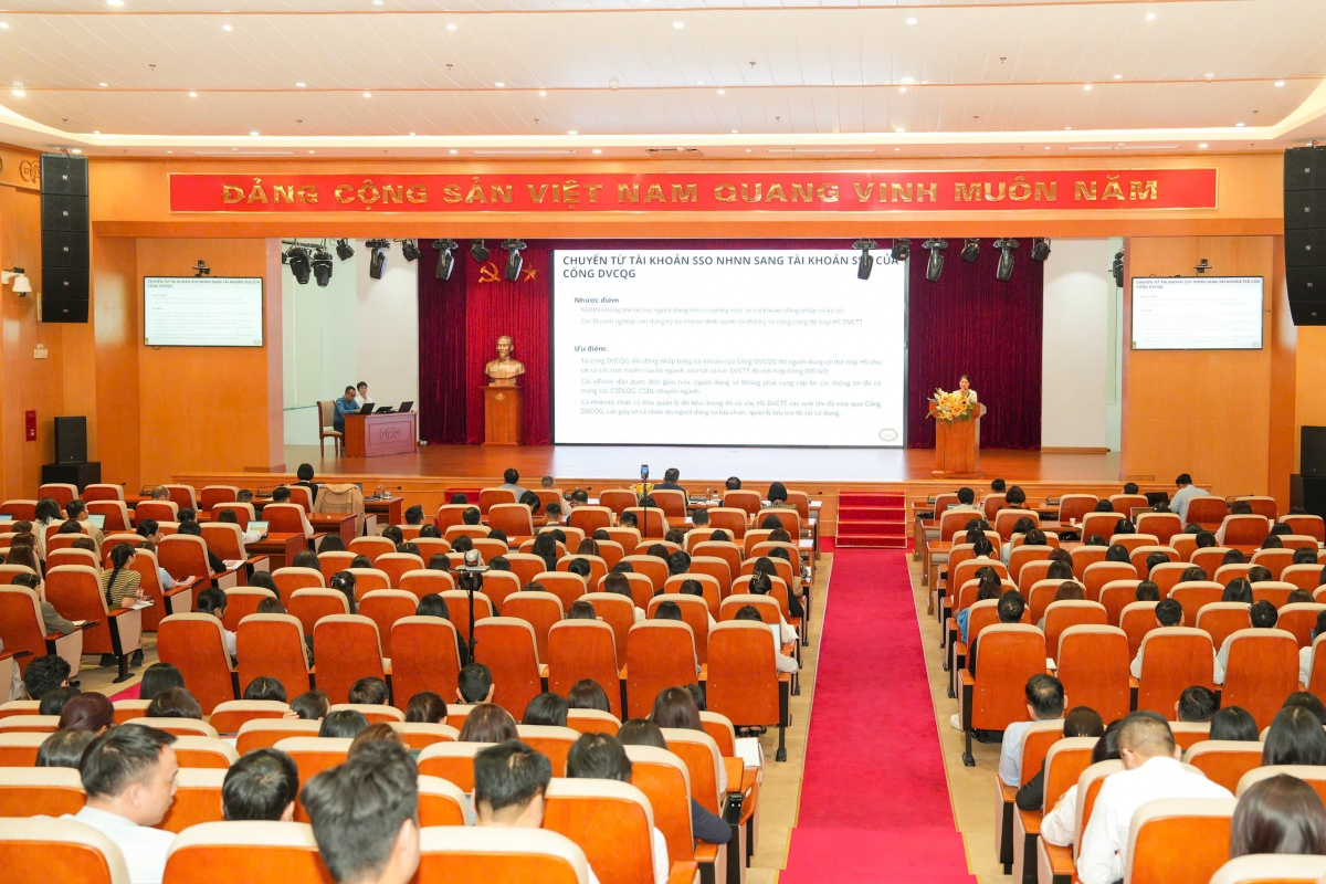 NHNN Khu vực 1 tập huấn dịch vụ công trực tuyến, nâng cao hiệu quả cải cách hành chính