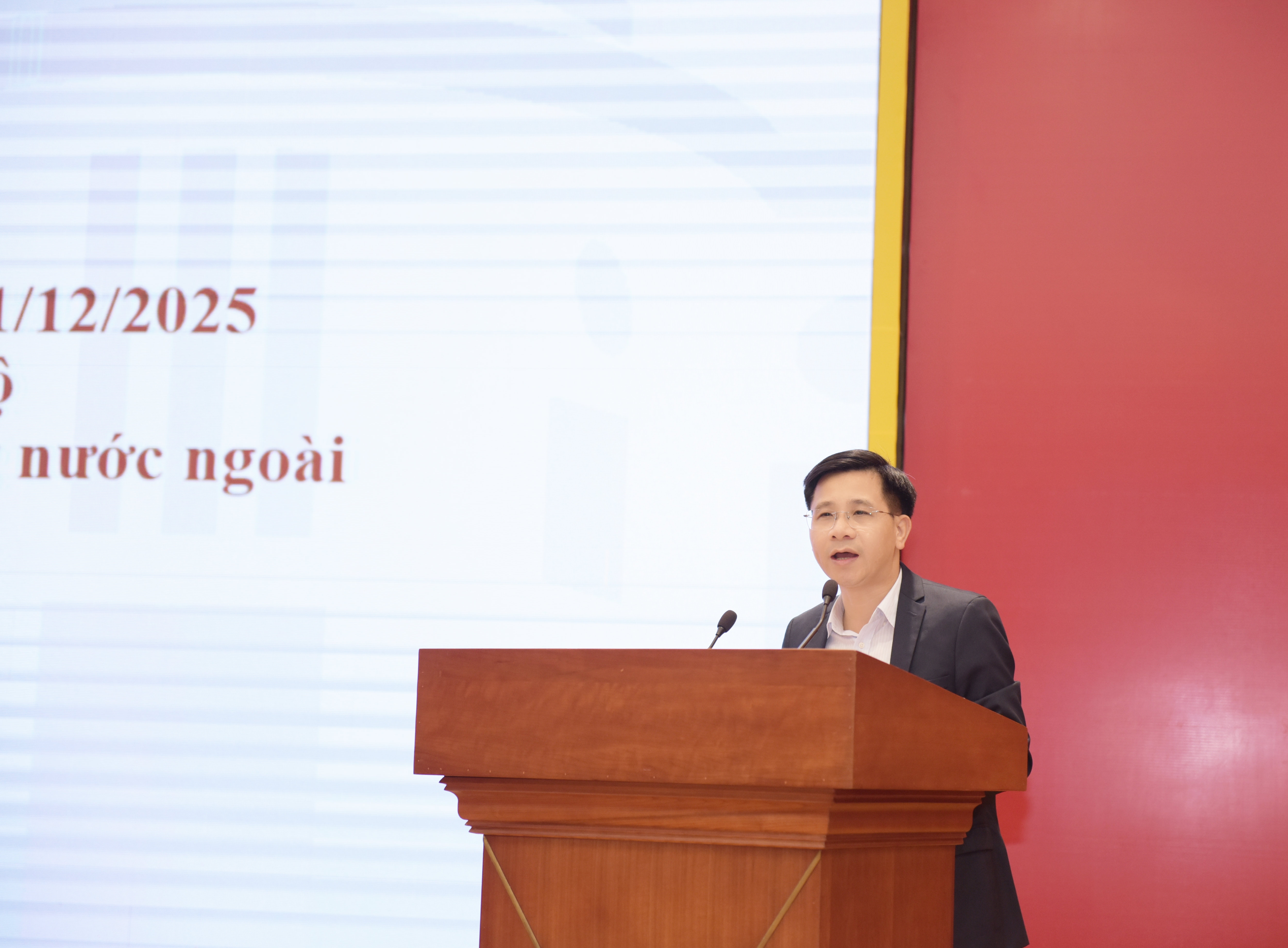 Ông Nguyễn Đức Long, Cục trưởng Cục An toàn hệ thống các TCTD phát biểu tại Hội nghị tập huấn