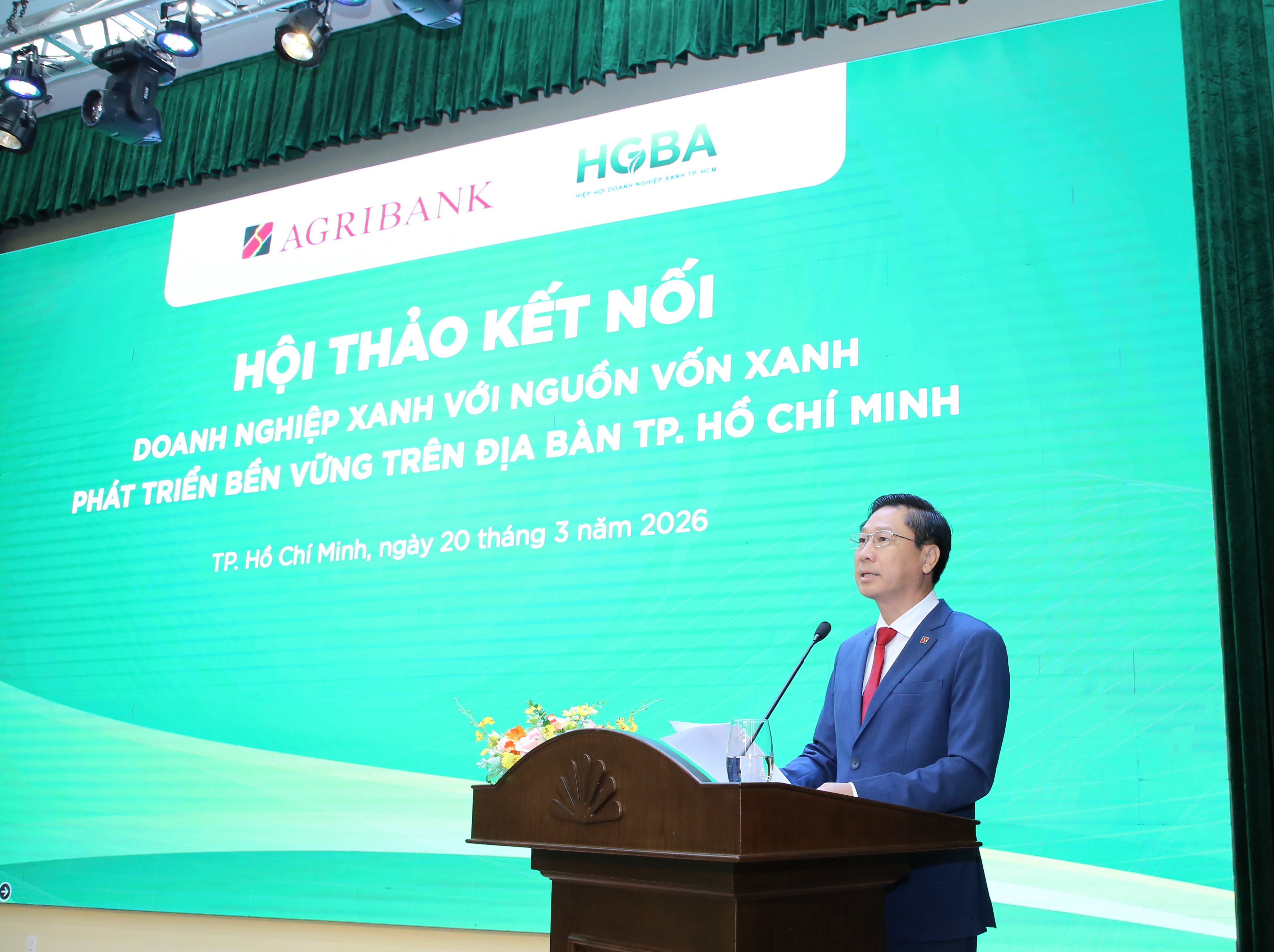 Ông Võ Việt Hùng - Trưởng Văn phòng đại diện Agribank khu vực miền Nam phát biểu khai mạc Hội thảo