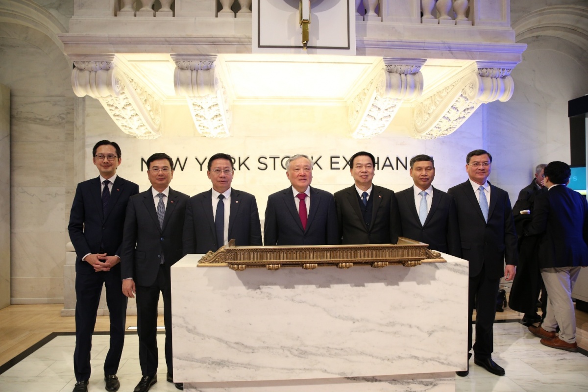 Đoàn công tác thăm và làm việc tại Sàn giao dịch chứng khoán NYSE