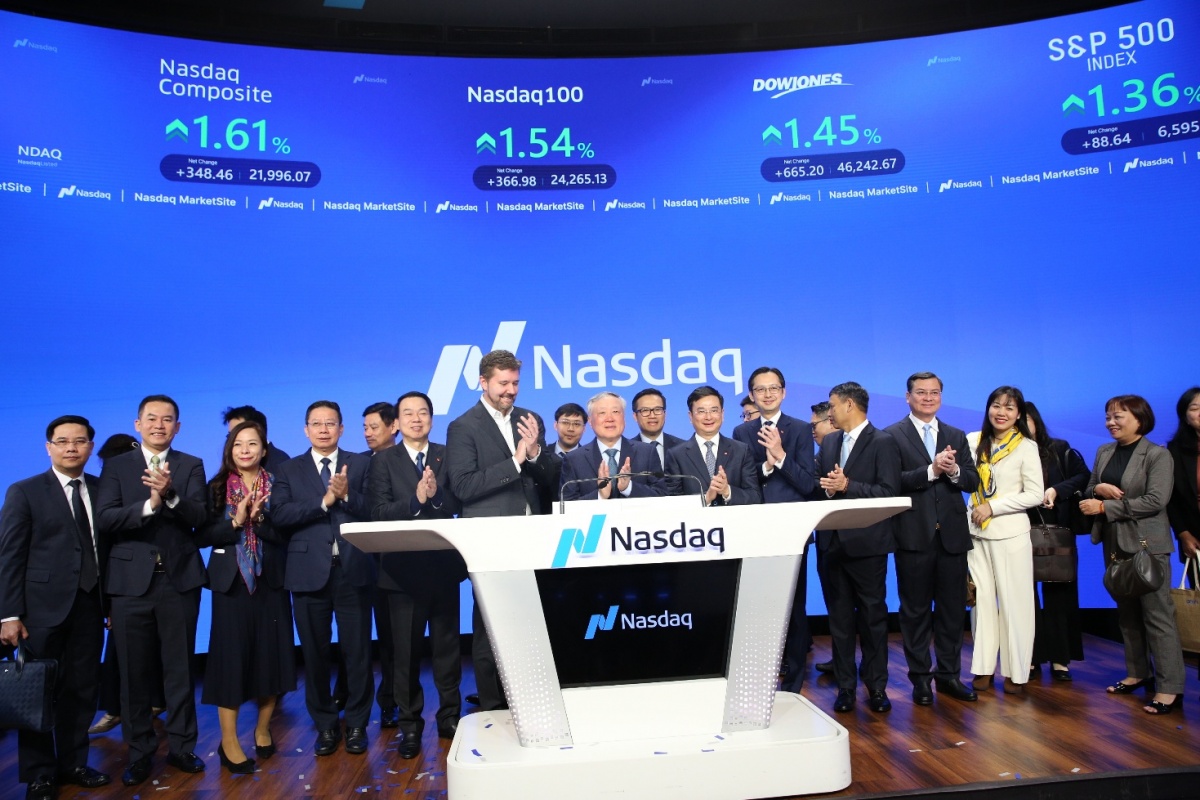 Phó Thống đốc Phạm Thanh Hà thăm sàn NASDAQ cùng Phó Thủ tướng Thường trực Nguyễn Hoà Bình