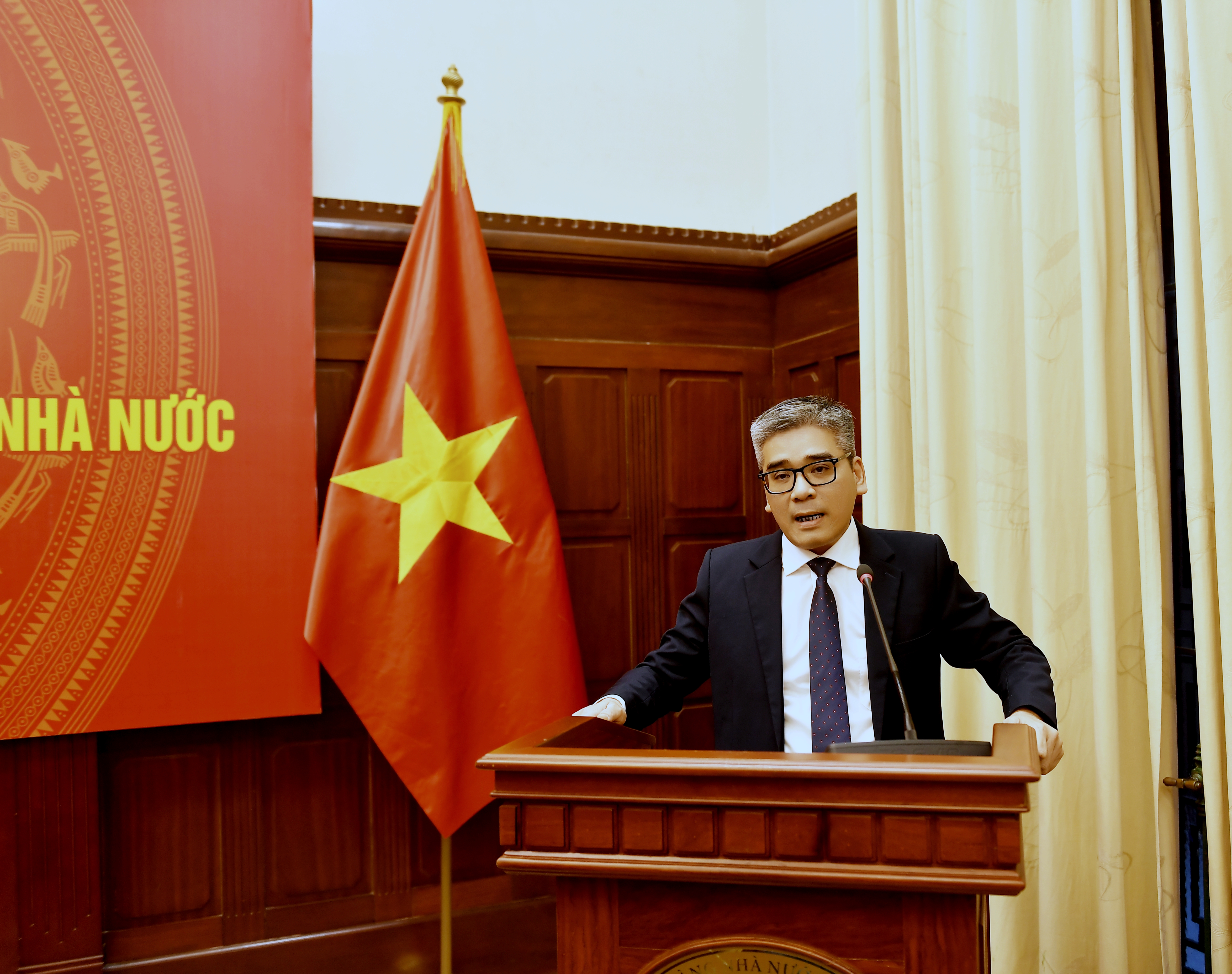 Ông Nguyễn Đức Cường, tân Thành viên Hội đồng Thành viên VAMC phát biểu nhận nhiệm vụ.