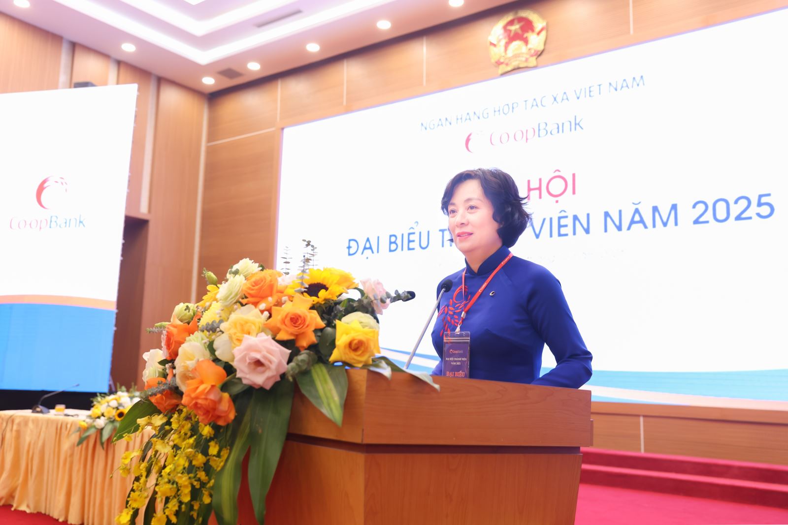 Bà Phạm Thị Hồng Minh - Thành viên Hội đồng quản trị, Tổng giám đốc Co-opBank phát biểu tại Đại hội