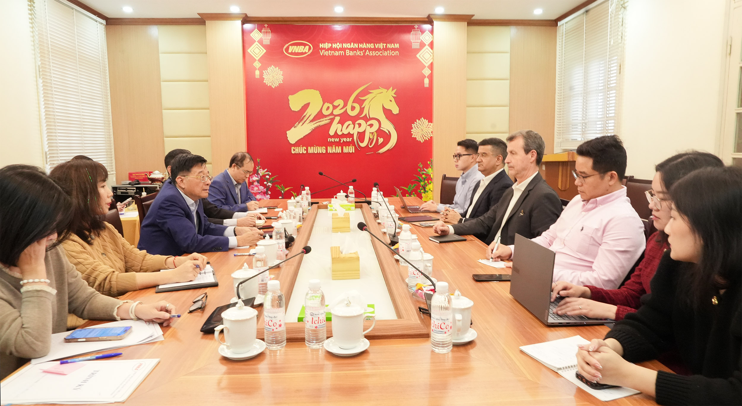 Quang cảnh buổi làm việc