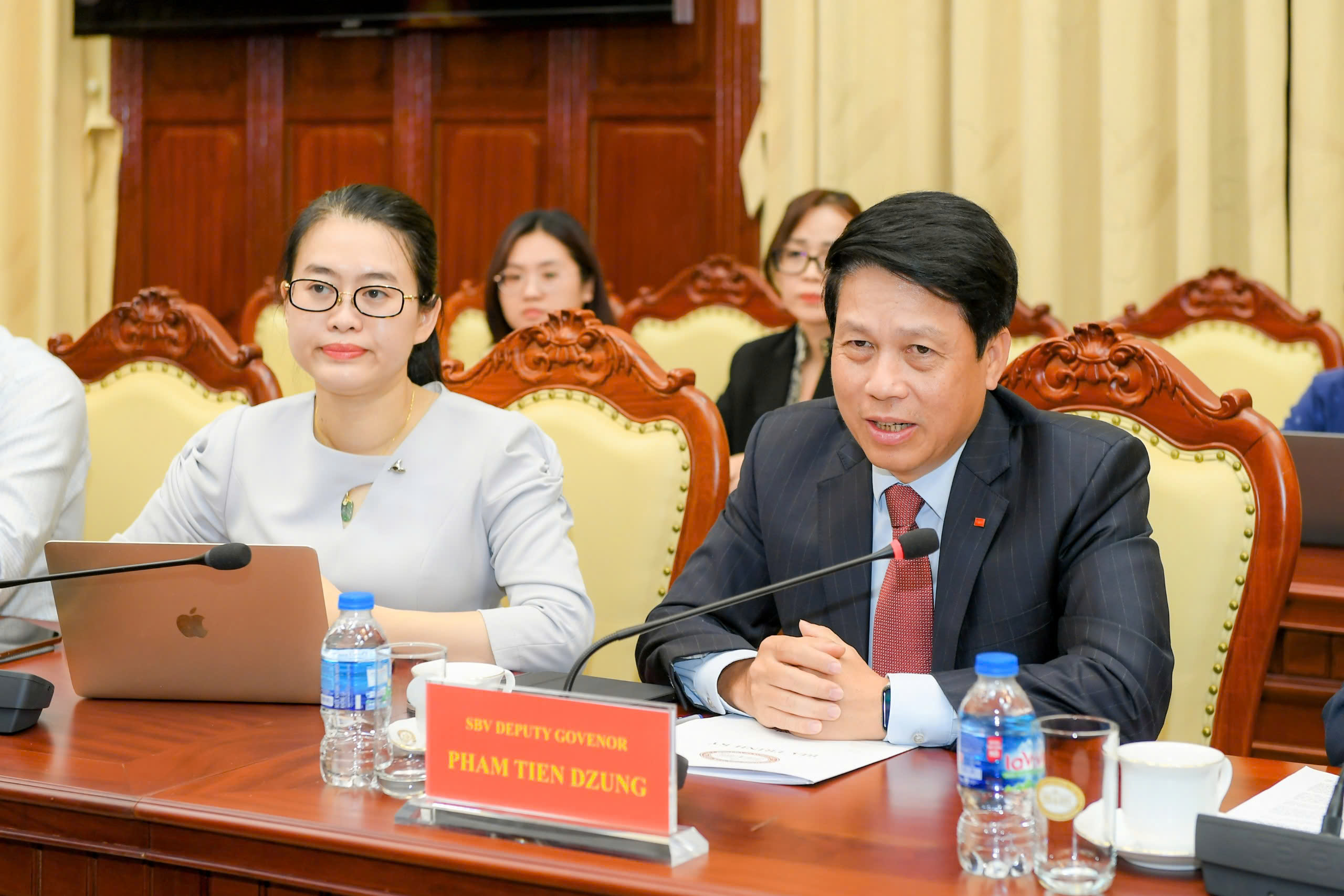 Phó Thống đốc Phạm Tiến Dũng chia sẻ tại buổi làm việc