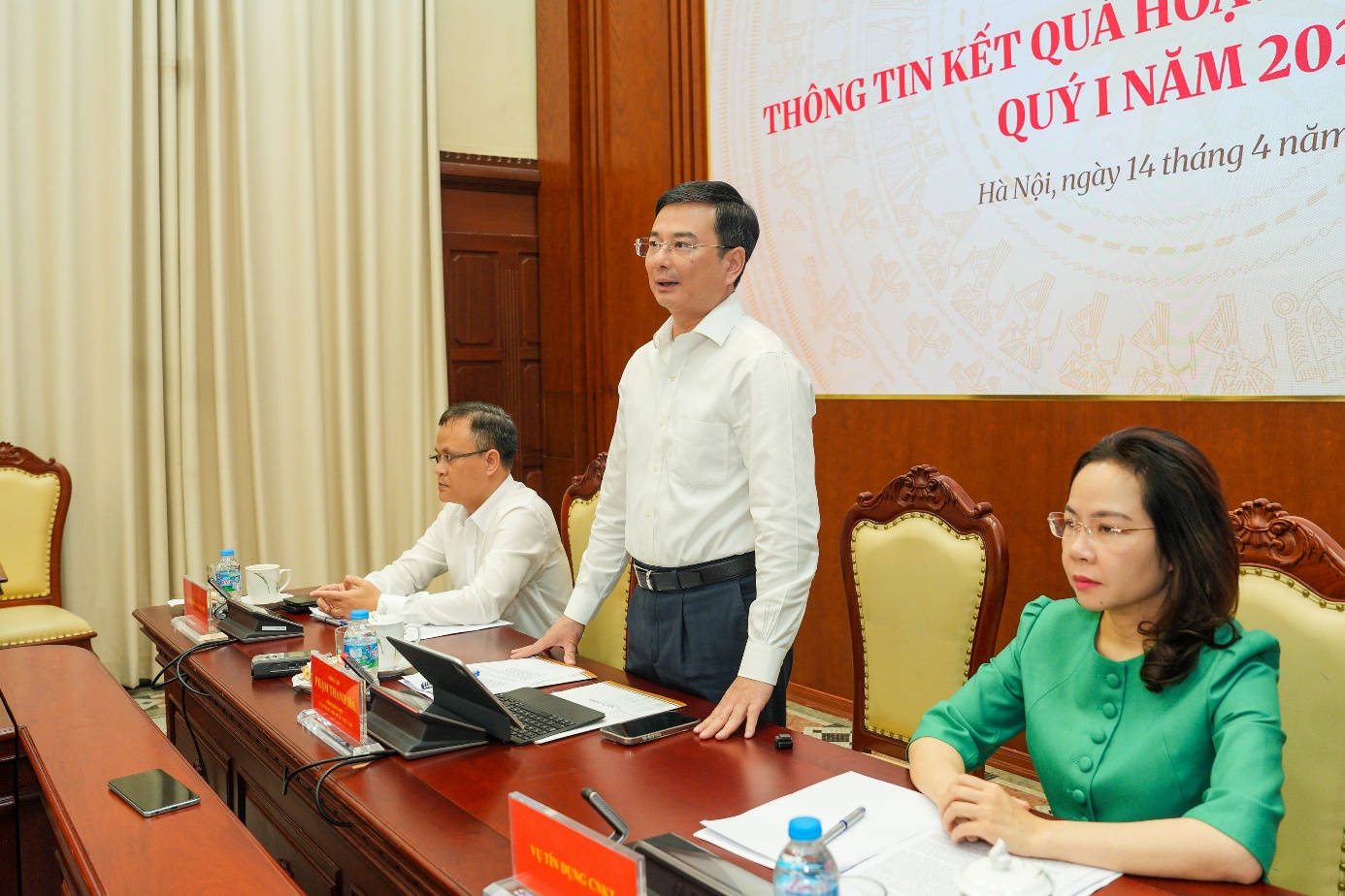 Phó Thống đốc Phạm Thanh Hà phát biểu tại Họp báo