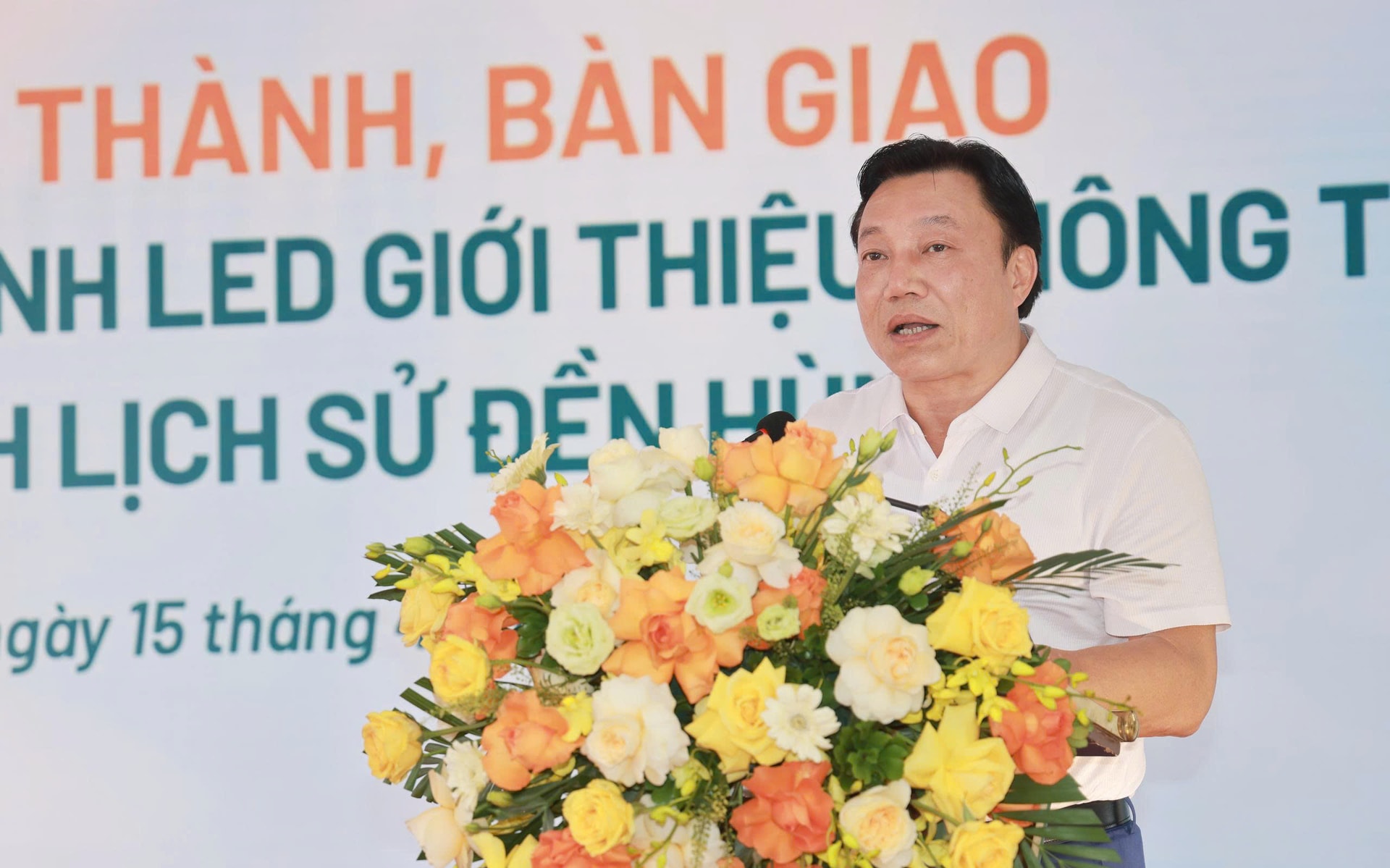 Phó Chủ tịch UBND tỉnh Nguyễn Huy Ngọc phát biểu tại buổi lễ.