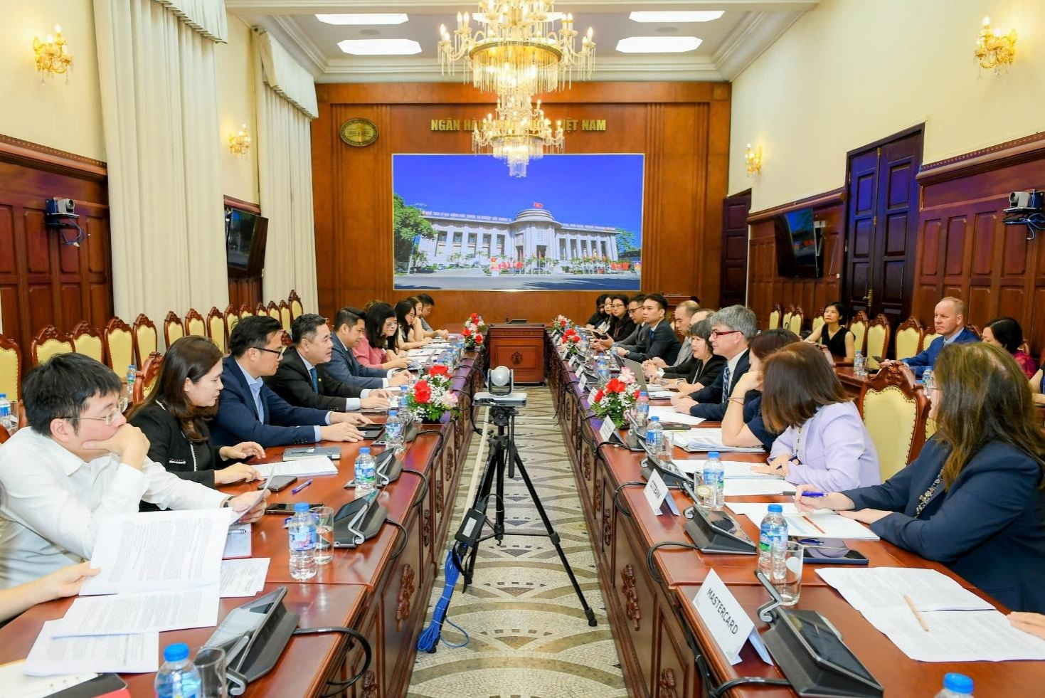 Quang cảnh buổi làm việc