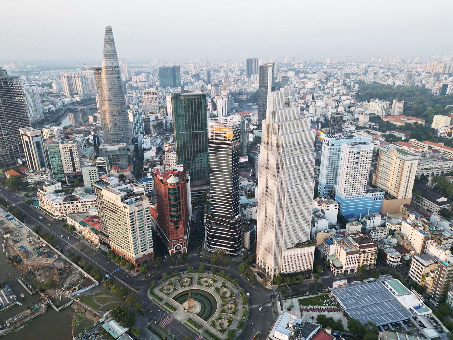 VIFC hướng tới xây dựng một nền tảng tích hợp, nơi hội tụ đa dạng dịch vụ tài chính từ ngân hàng, chứng khoán đến các sản phẩm đầu tư mới. (Ảnh: Lê Toàn)