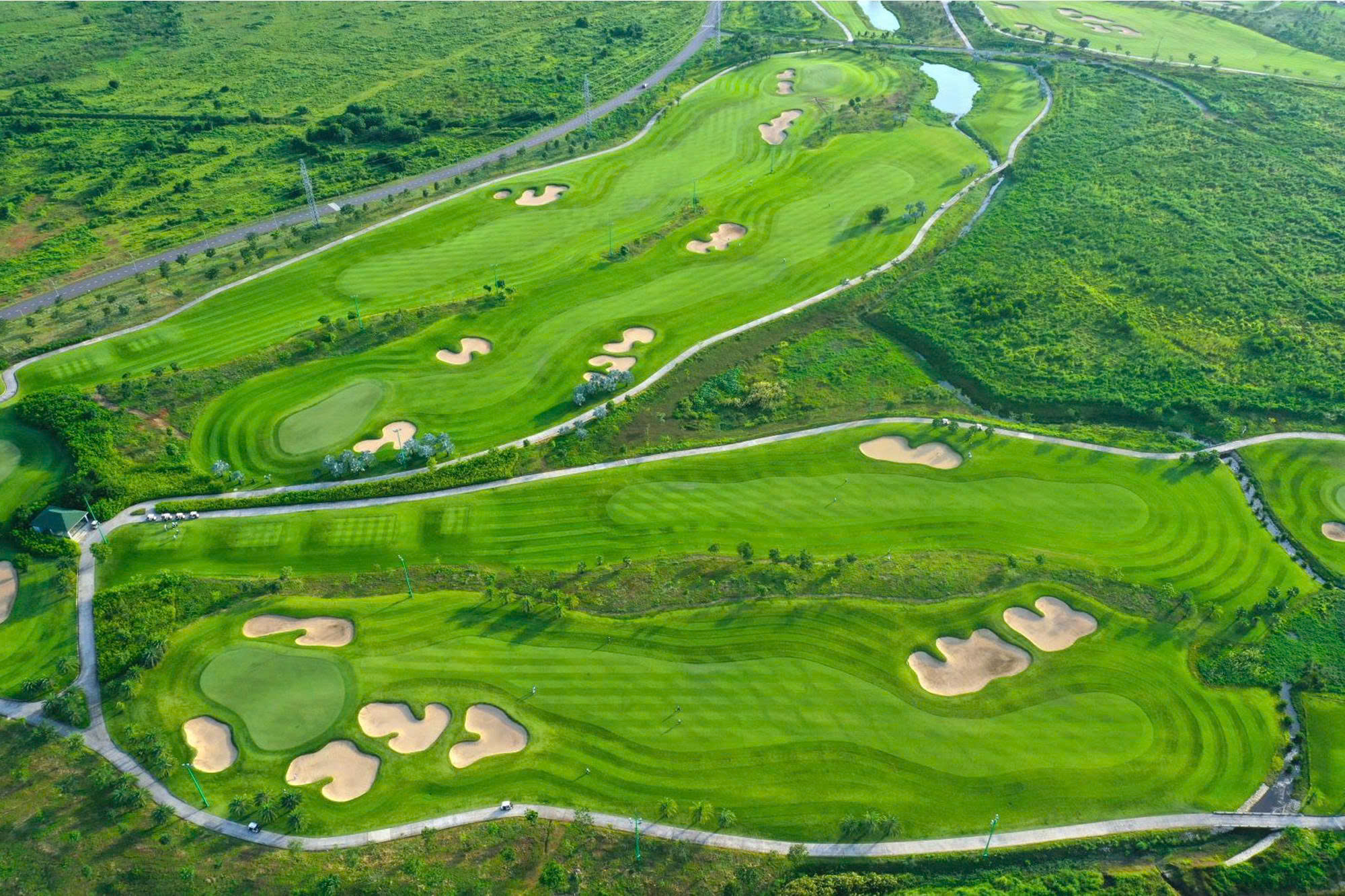 Sân golf Châu Đức được xem như " ốc đảo xanh giữa lòng đô thị"