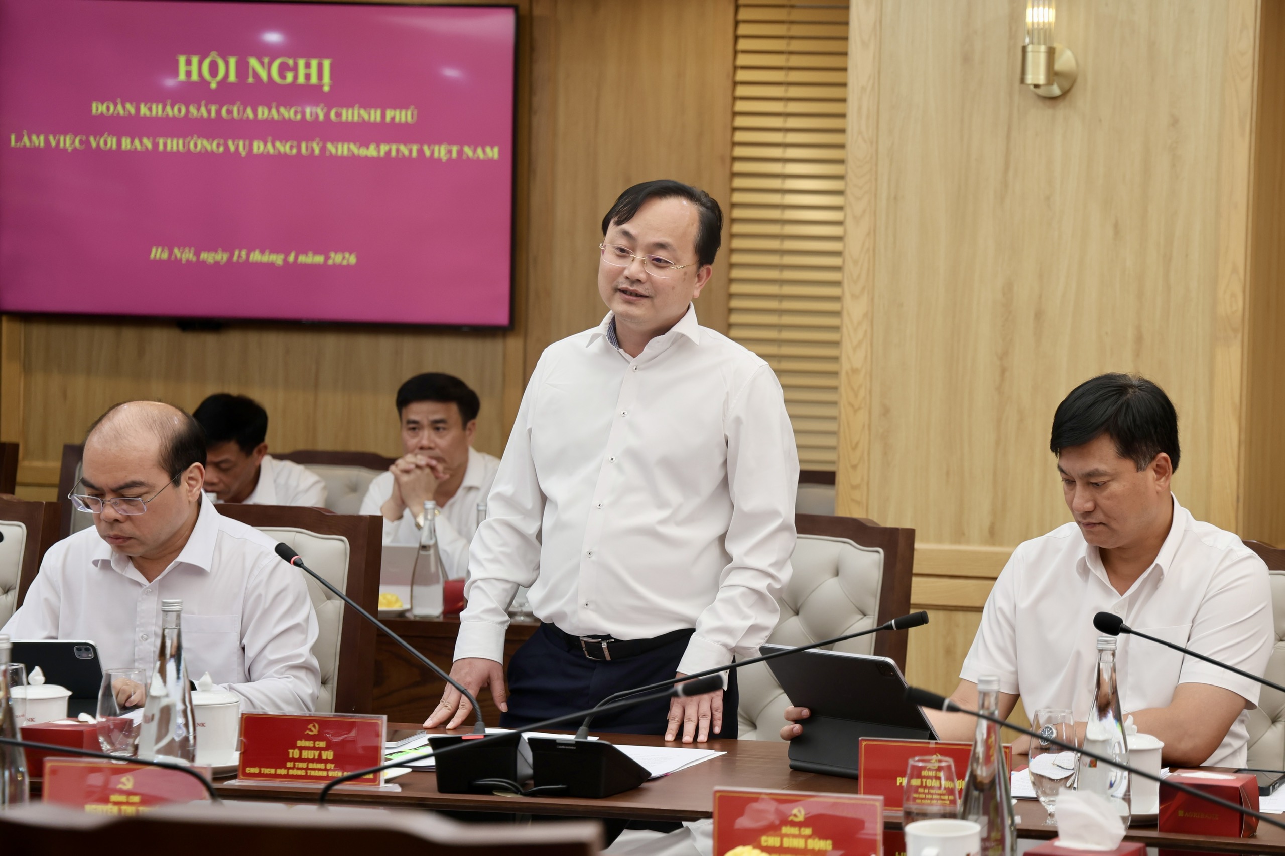 Đồng chí Tô Huy Vũ - Bí thư Đảng ủy, Chủ tịch Hội đồng Thành viên phát biểu tại Hội nghị