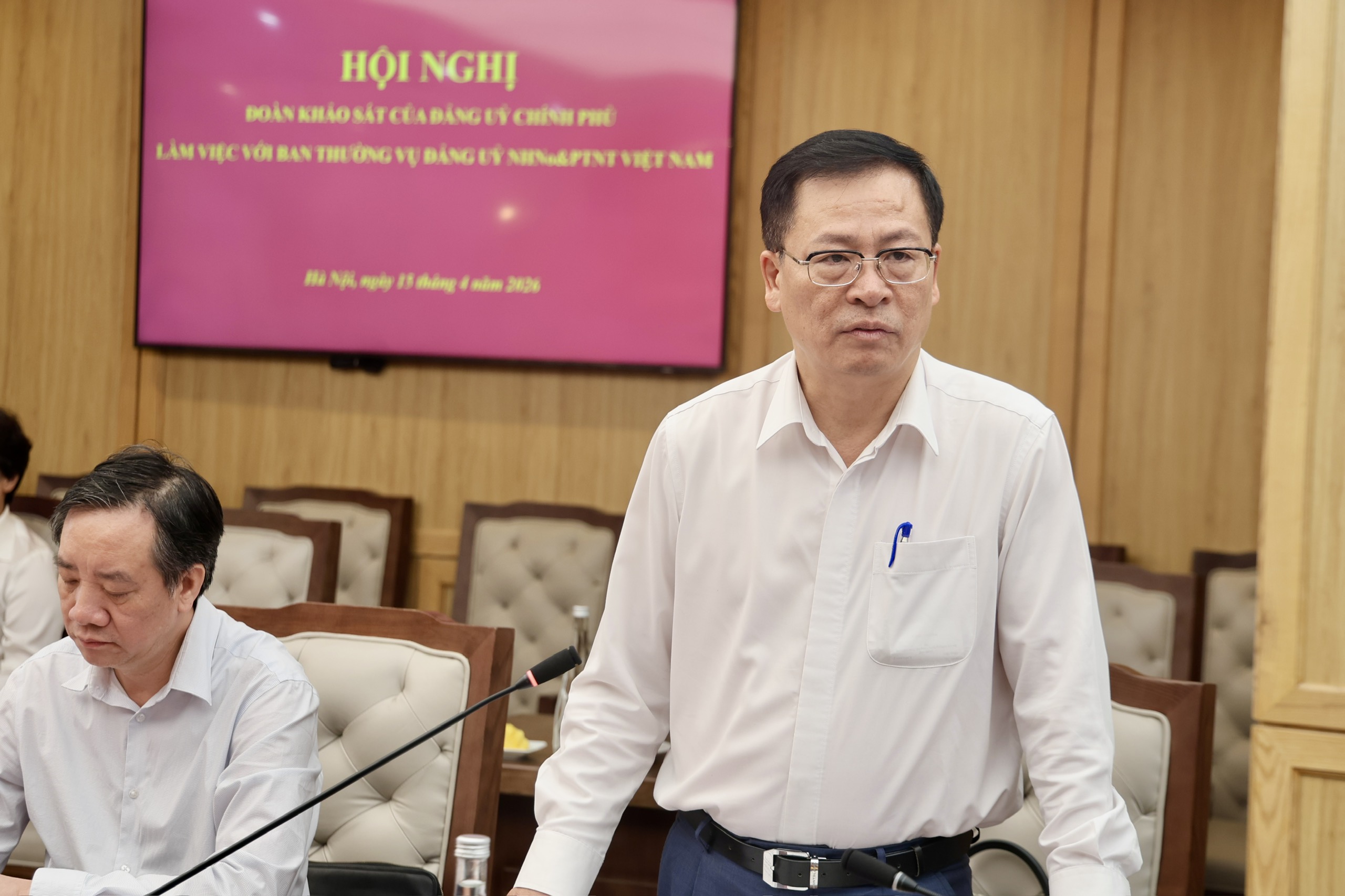 Đồng chí Chu Đình Động, Phó Trưởng Ban Tổ chức Đảng ủy Chính phủ phát biểu tại Hội nghị