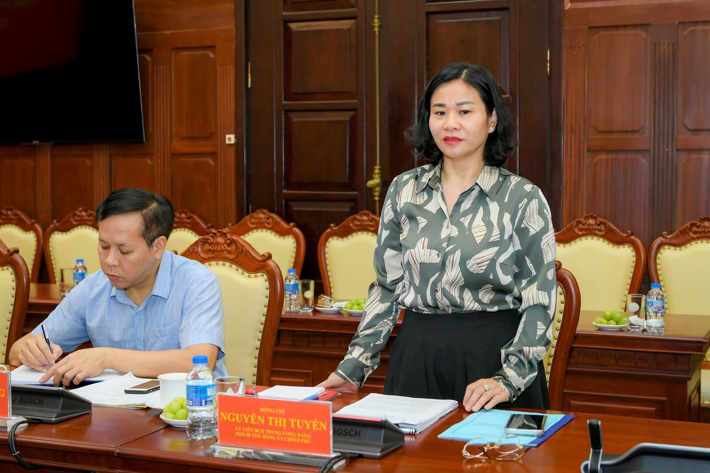 Đ/c Nguyễn Thị Tuyến, Ủy viên BCH Trung ương Đảng, Phó Bí thư Đảng ủy Chính phủ phát biểu tại buổi làm việc