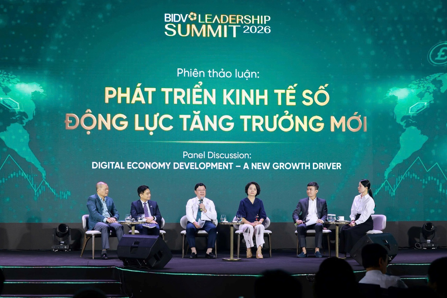 Các diễn giả tham gia phiên thảo luận