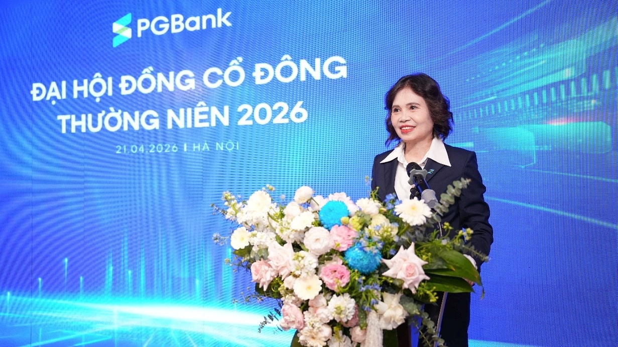 Chủ tịch HĐQT PGBank, Bà Cao Thị Thuý Nga phát biểu tại đại hội
