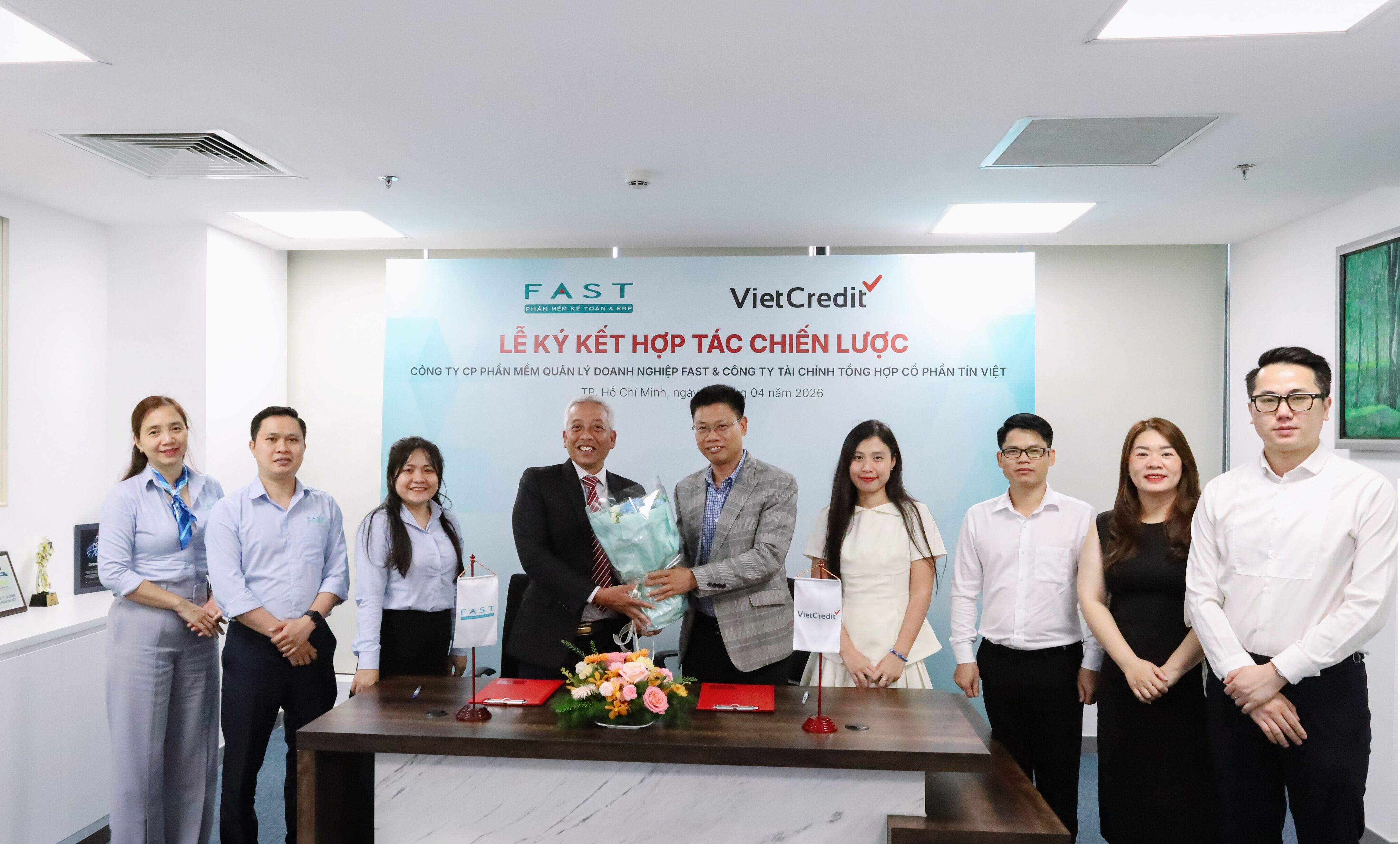 VietCredit và FAST ký kết hợp tác chiến lược, mở hướng tiếp cận vốn số hóa cho doanh nghiệp SME