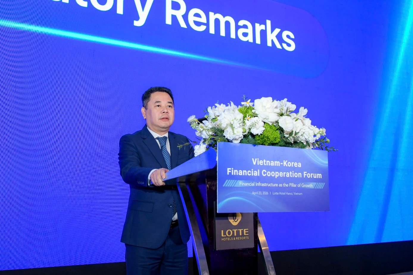 Phó Thống đốc Nguyễn Ngọc Cảnh phát biểu tại Diễn đàn