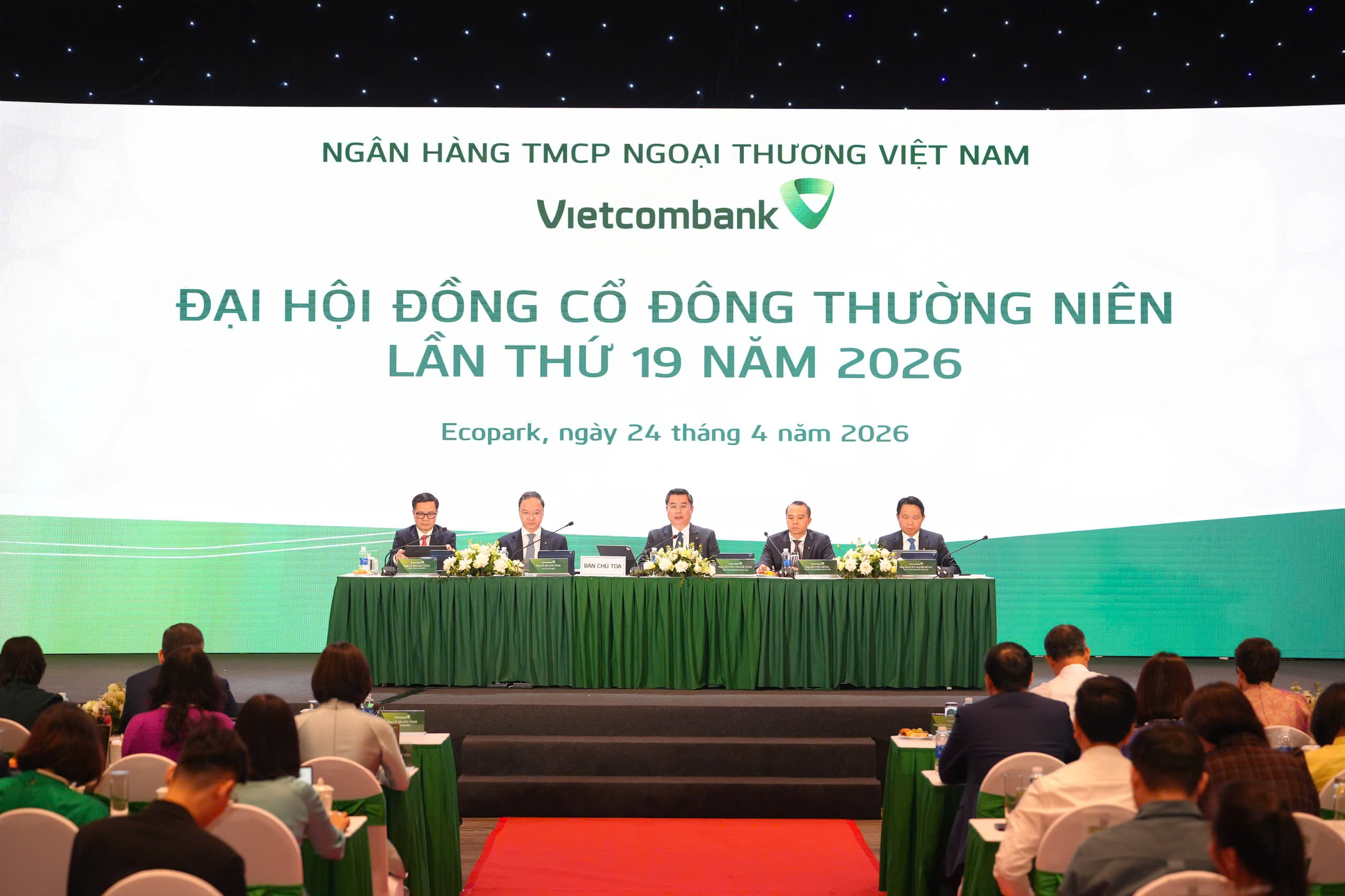 Ban Chủ tọa điều hành Đại hội đồng cổ đông thường niên Vietcombank năm 2026