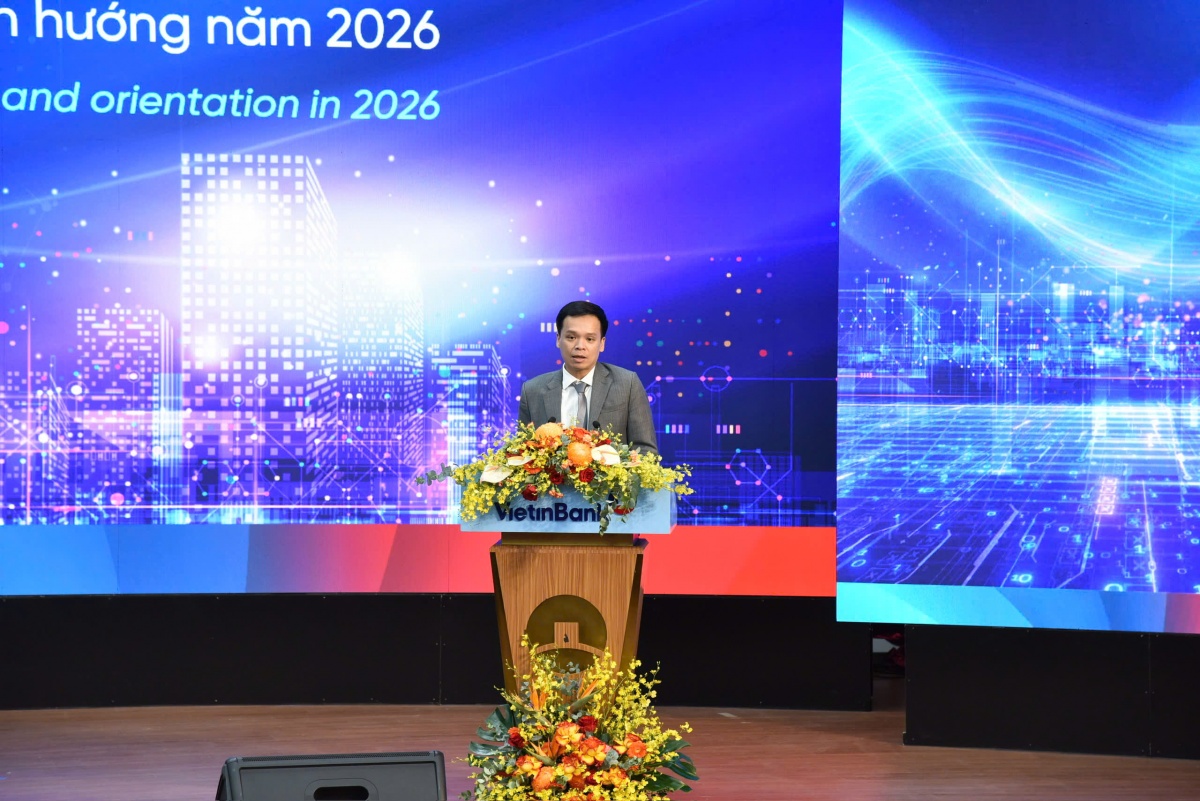 Ông Nguyễn Trần Mạnh Trung - Phó Bí thư Đảng ủy, Tổng Giám đốc VietinBank trình bày kế hoạch kinh doanh năm 2026