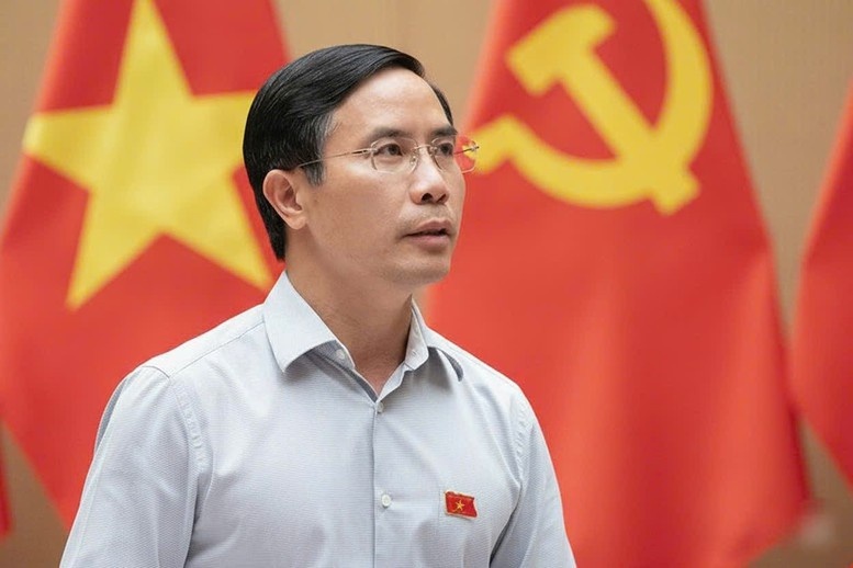 Đồng chí Phạm Đức Ấn kiêm giữ chức Chủ tịch Hội đồng quản trị Ngân hàng Chính sách xã hội.