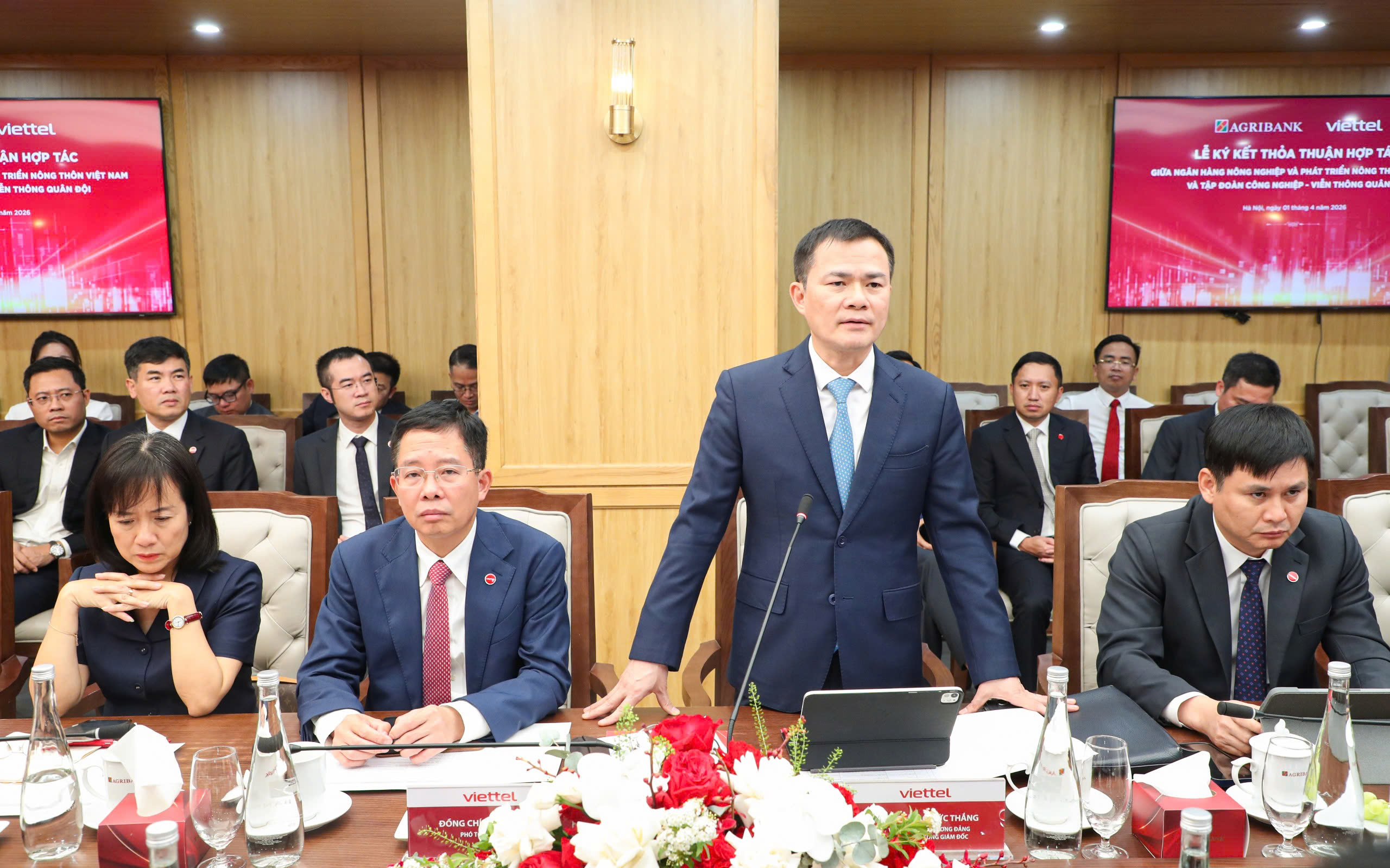 Đồng chí Tào Đức Thắng - Ủy viên Trung ương Đảng, Chủ tịch kiêm Tổng Giám đốc Tập đoàn Viettel phát biểu tại Lễ ký kết