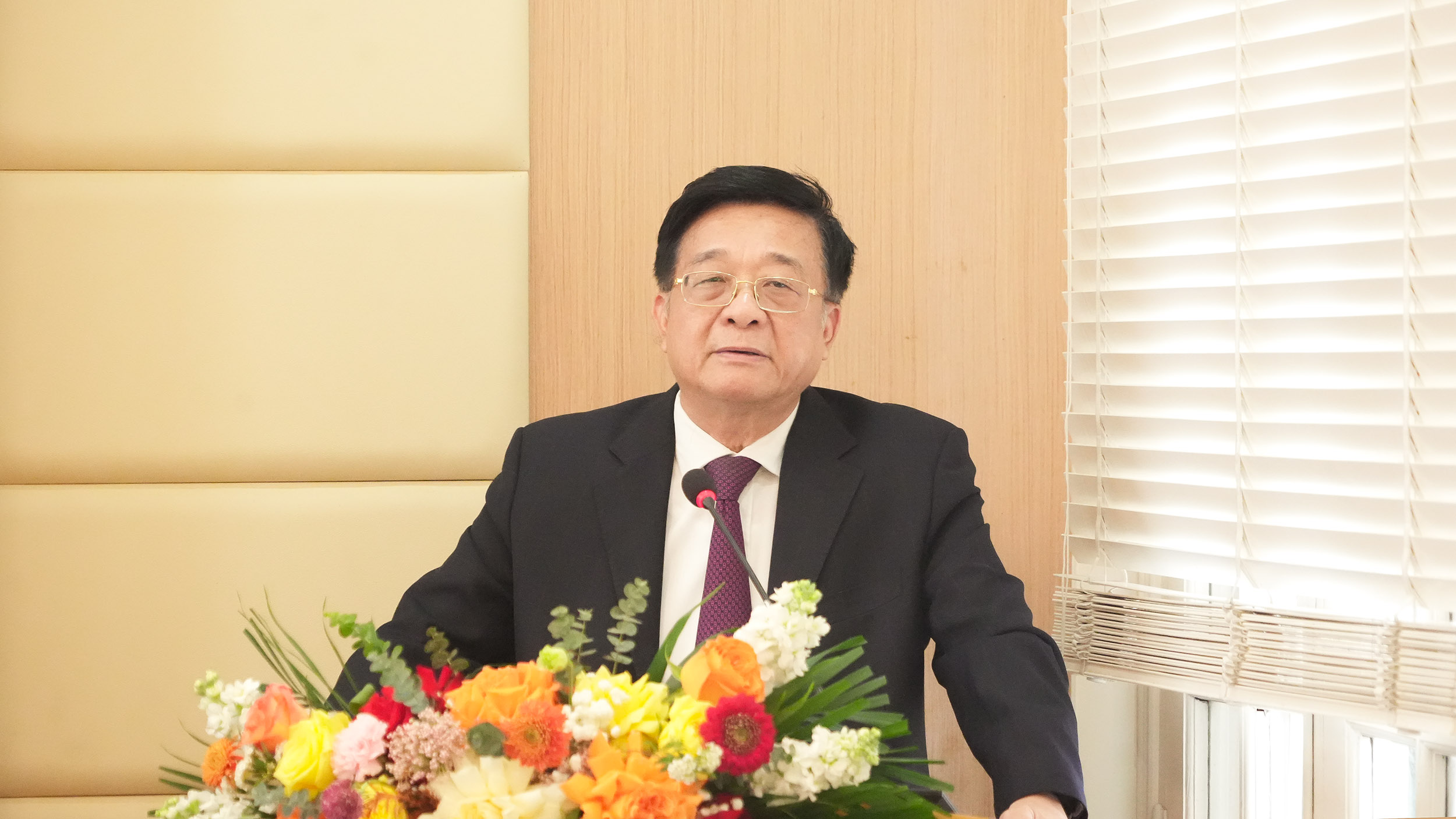 hợp tác