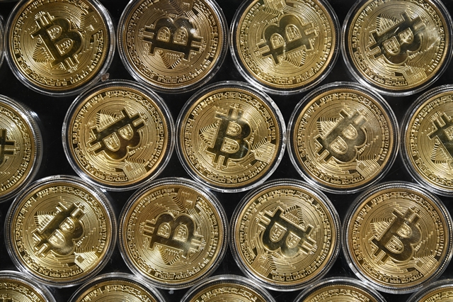 Building investor confidence will be one of the biggest challenges during the pilot phase of crypto asset market. — Photo diendandoanhnghiep.vn