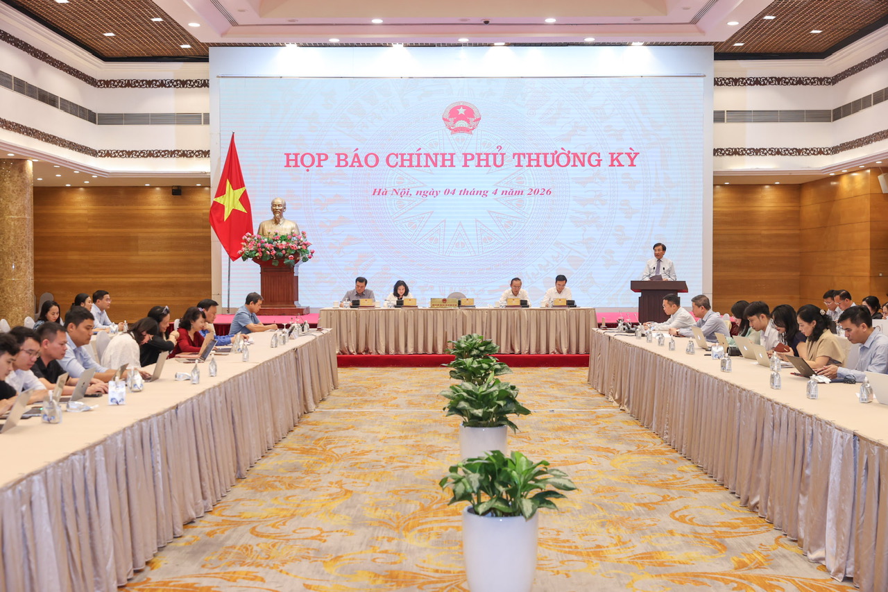 Bộ trưởng, Chủ nhiệm Văn phòng Chính phủ Trần Văn Sơn chủ trì Họp báo Chính phủ tháng 3/2026