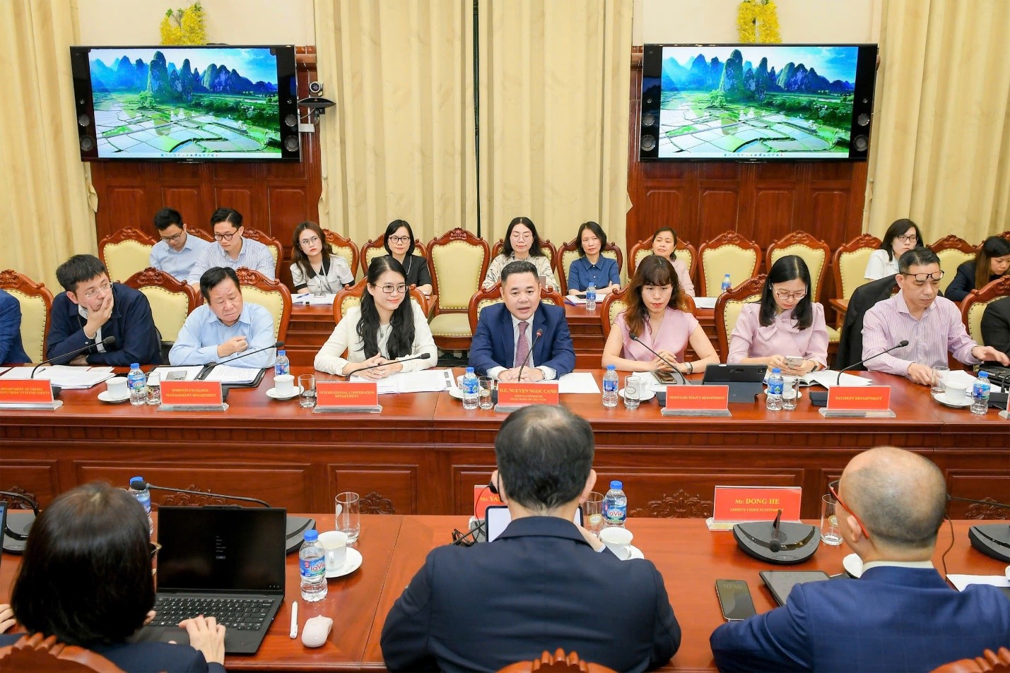 Phó Thống đốc Nguyễn Ngọc Cảnh phát biểu tại buổi làm việc