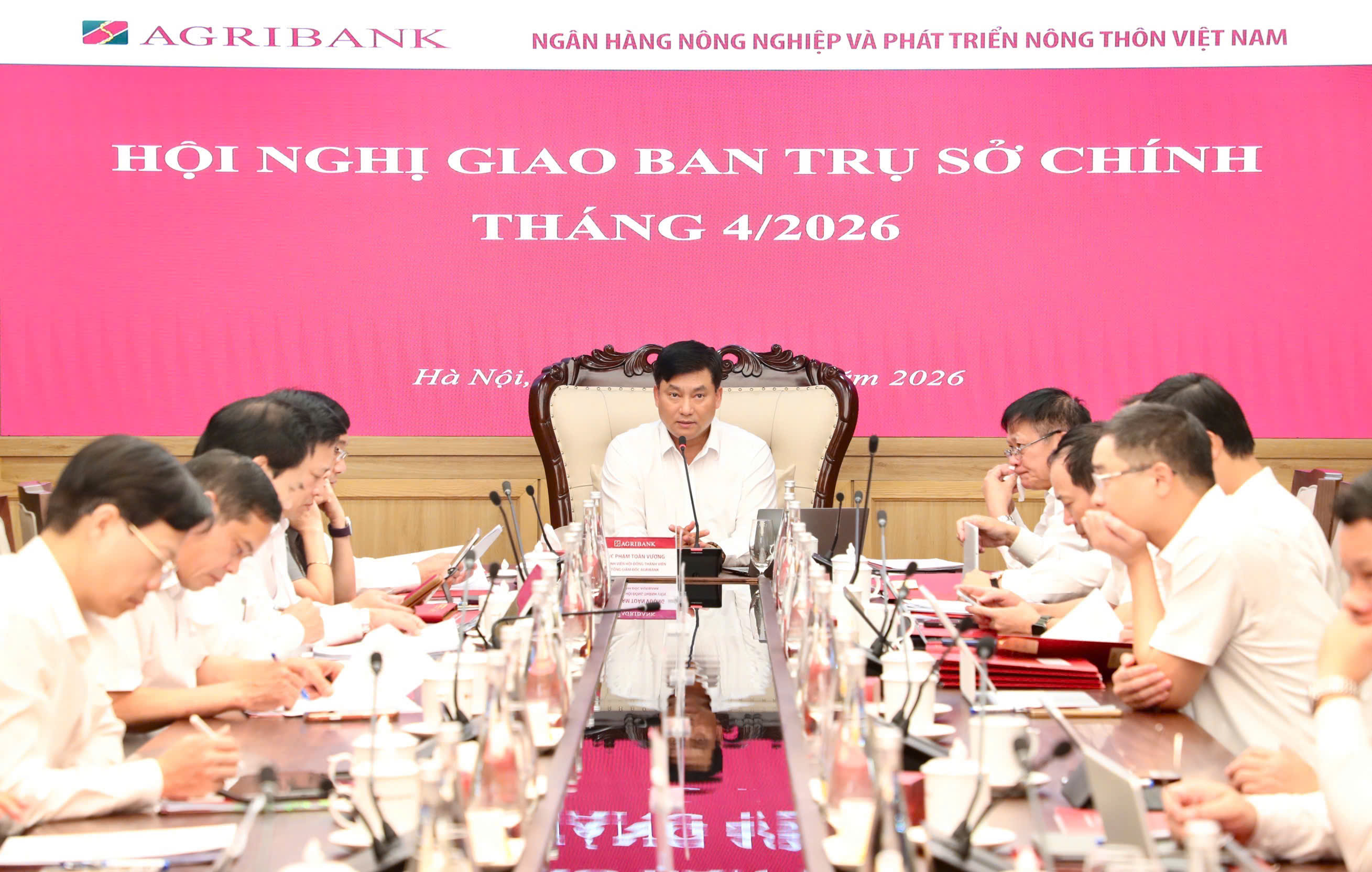 Đ/c Phạm Toàn Vượng, Phó Bí thư Đảng ủy, Thành viên HĐTV, Tổng Giám đốc Agribank phát biểu khai mạc tại Hội nghị