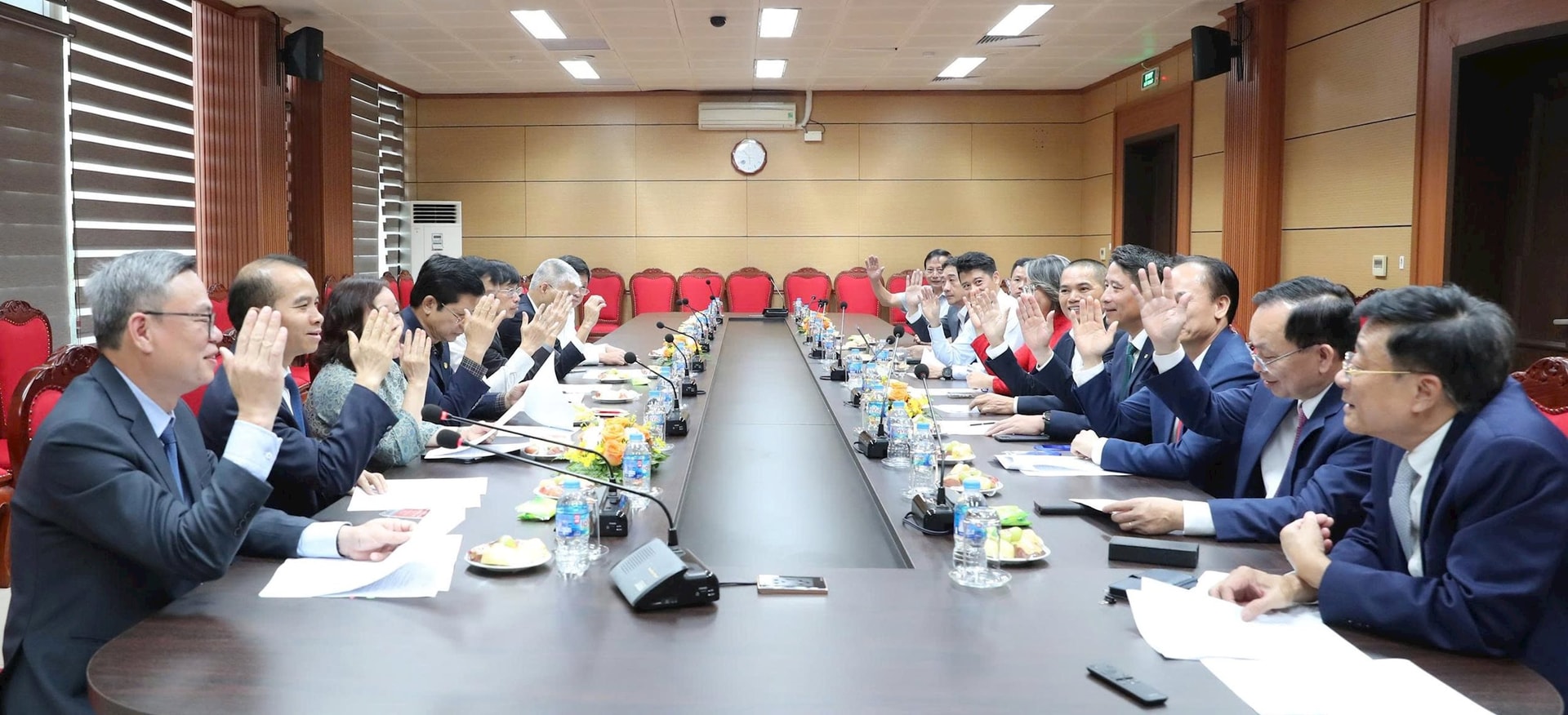 Phiên họp thứ nhất Hội đồng Hiệp hội Ngân hàng Việt Nam nhiệm kỳ VIII