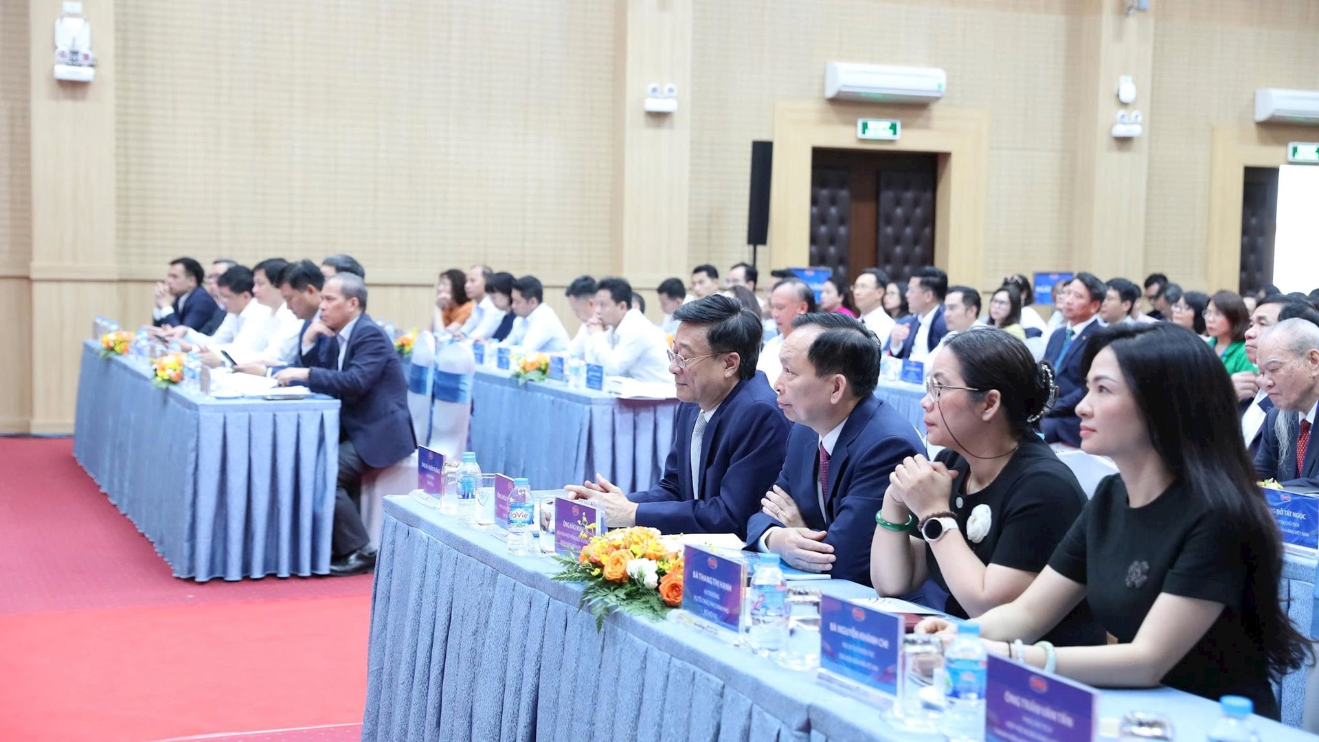 Các đại biểu tham dự đại hội