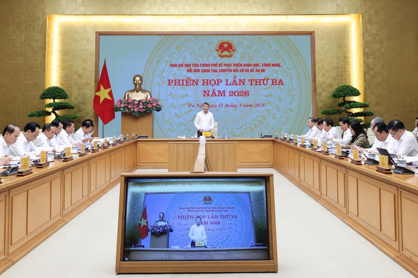 Thủ tướng Chính phủ Lê Minh Hưng chủ trì phiên họp