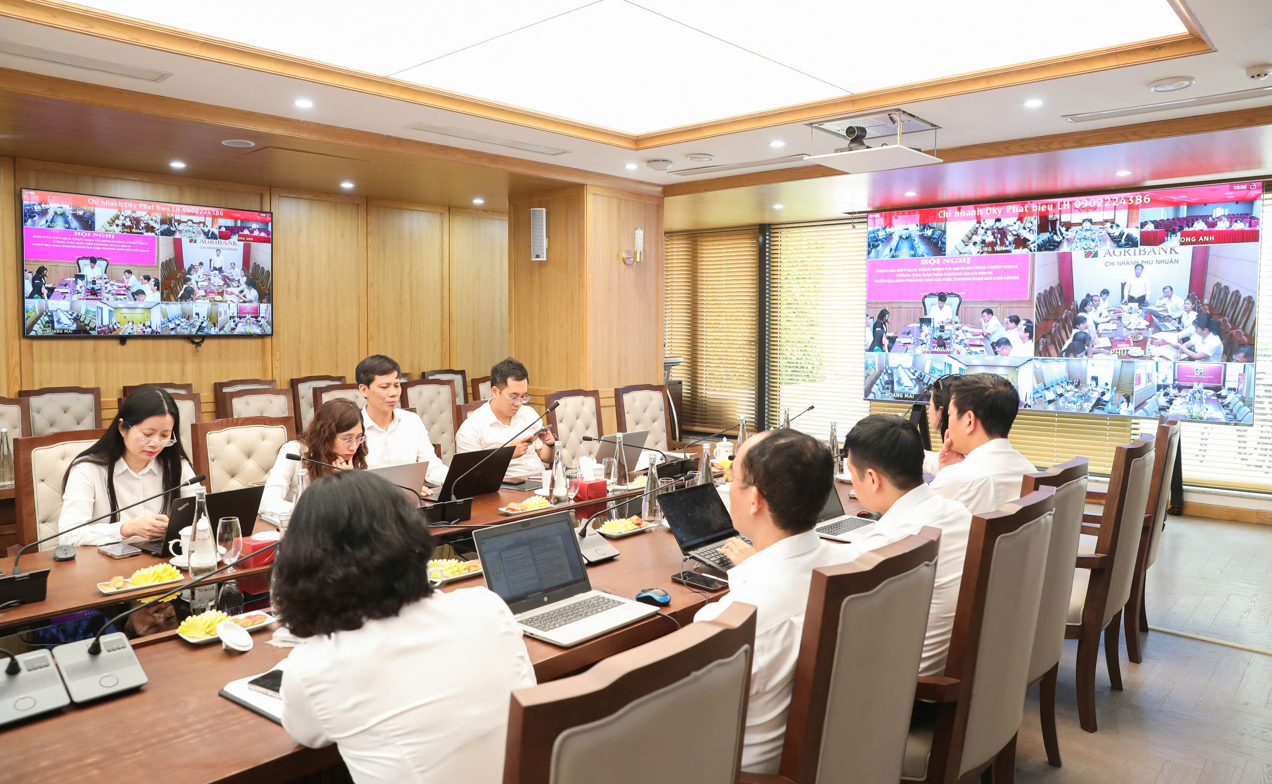 Hội nghị kết nối đến các điểm cầu tại Văn phòng đại diện Khu vực miền Nam và các Chi nhánh loại I trên địa bàn TP Hà Nội và TP HCM