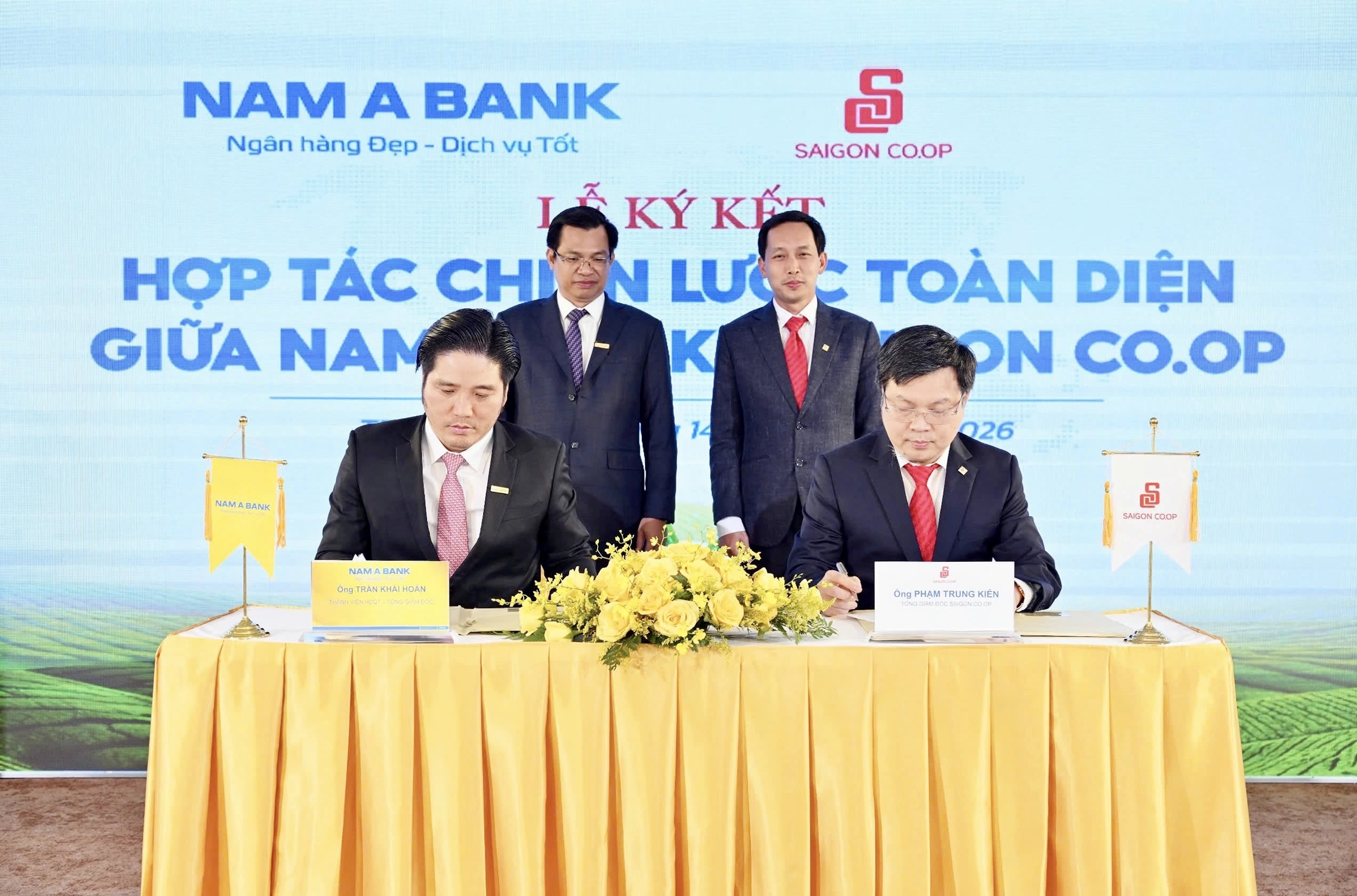 Đại diện Nam A Bank và Saigon Co.op ký kết thỏa thuận hợp tác chiến lược toàn diện