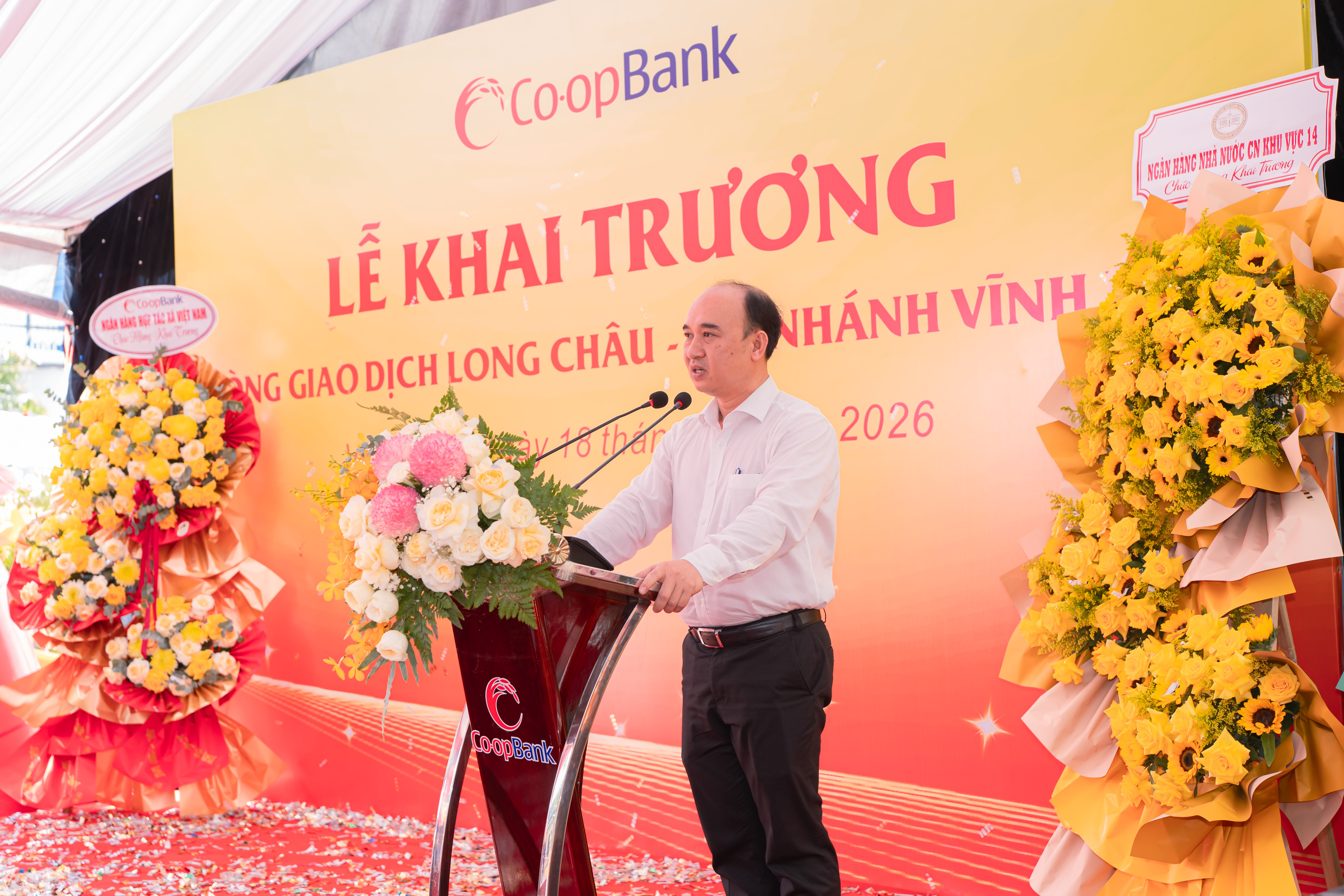 Ông Lý Nhật Trường - Phó Giám đốc NHNN Chi nhánh Khu vực 14 phát biểu tại Lễ khai trương PGD Long Châu - Co-opBank chi nhánh Vĩnh Long