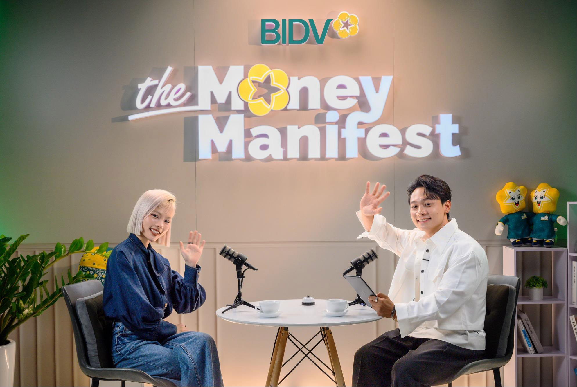 The Money Manifest mở ra không gian đối thoại chân thực, biến áp lực quản lý tiền bạc thành những câu chuyện truyền cảm hứng.