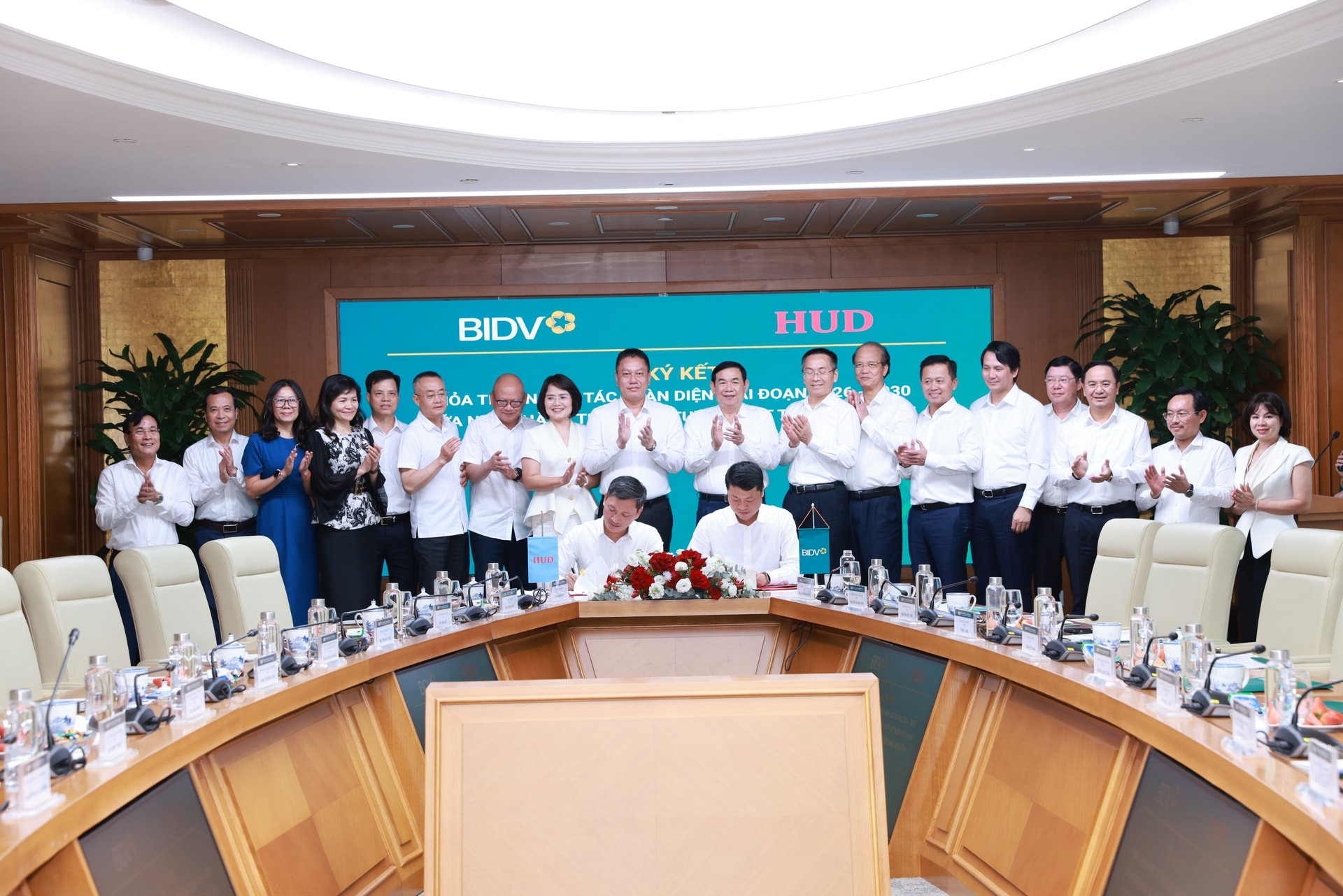 hợp tác