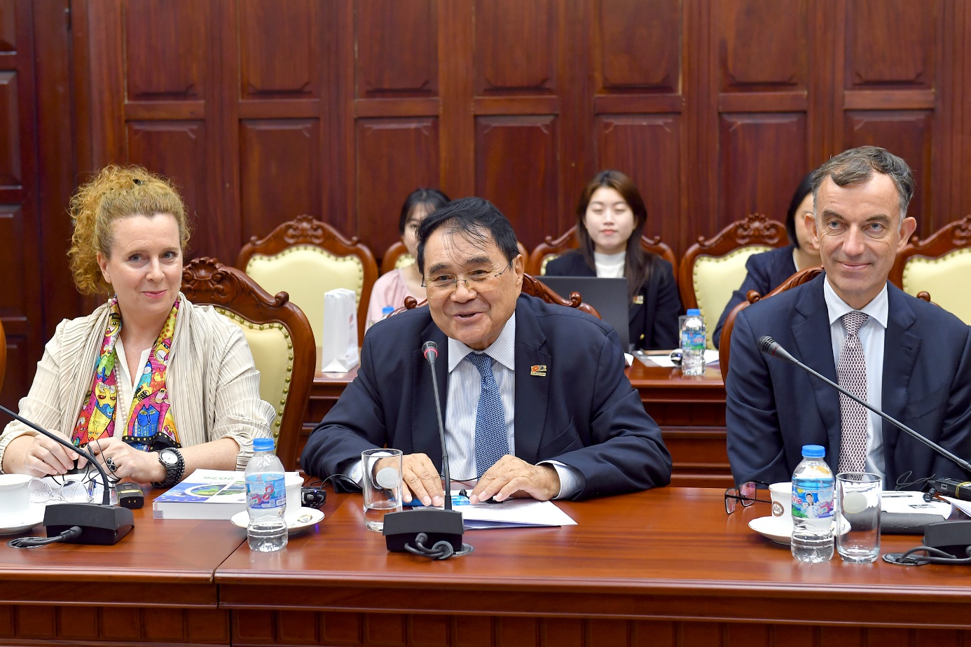 Ông Jean-Jacques Bouflet - Phó Chủ tịch, EuroCham Vietnam phát biểu tại buổi làm việc