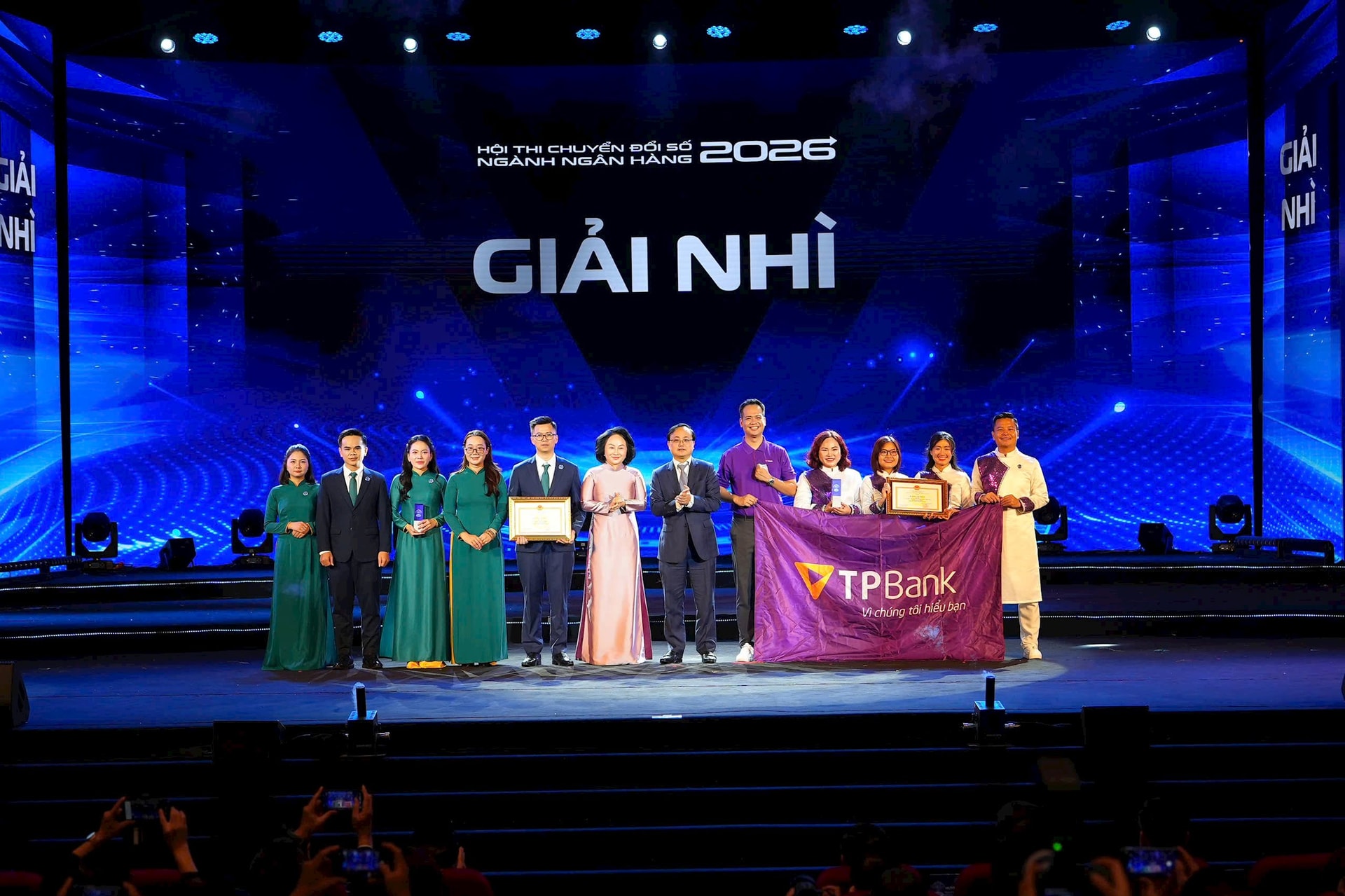 Ngân hàng TMCP Đầu tư và Phát triển Việt Nam (BIDV) và Ngân hàng TMCP Tiên Phong (TPBank) đạt giải Nhì