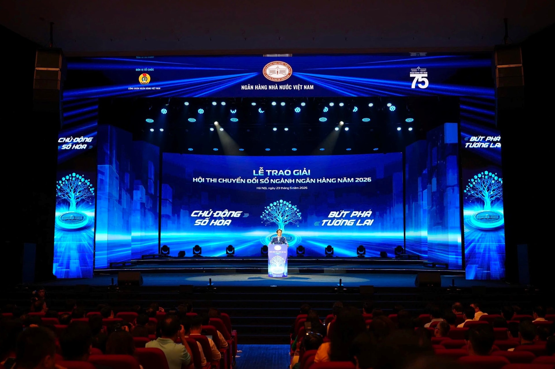 Bế mạc và trao giải Hội thi Chuyển đổi số ngành Ngân hàng 2026: Tôn vinh trí tuệ và khát vọng "bứt phá tương lai"